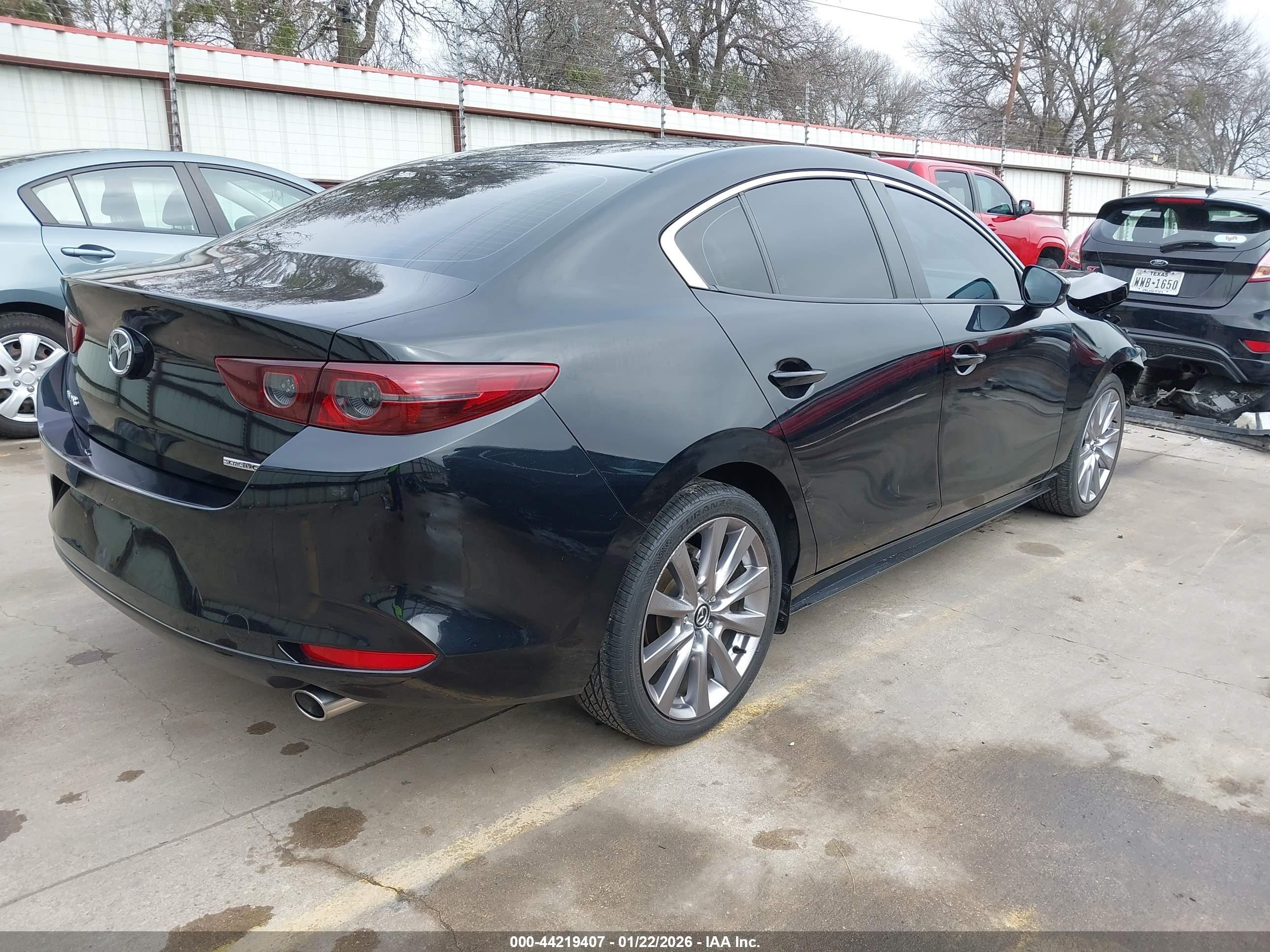 MAZDA MAZDA3 image 4