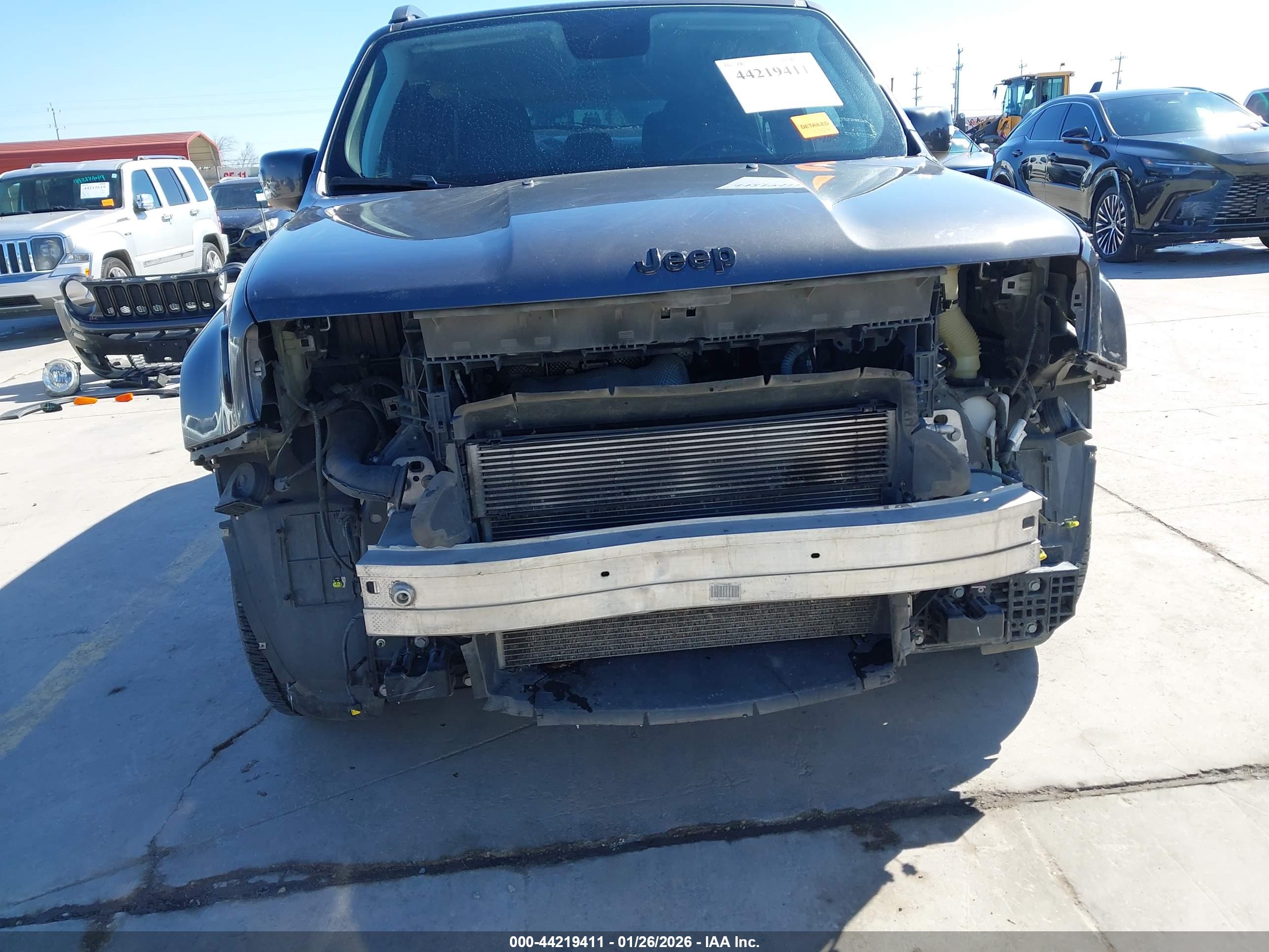 JEEP RENEGADE image 6