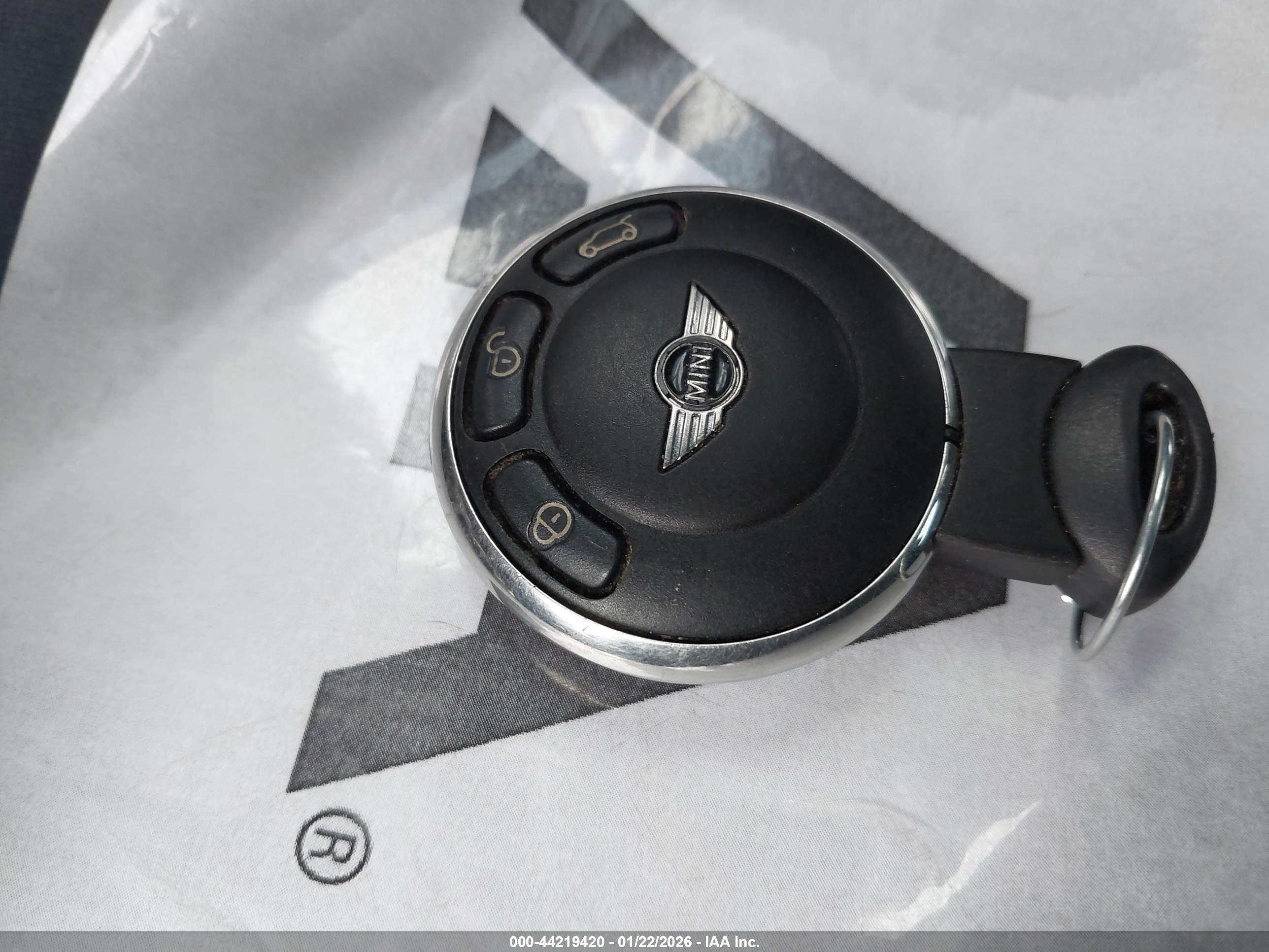 MINI COUNTRYMAN image 11