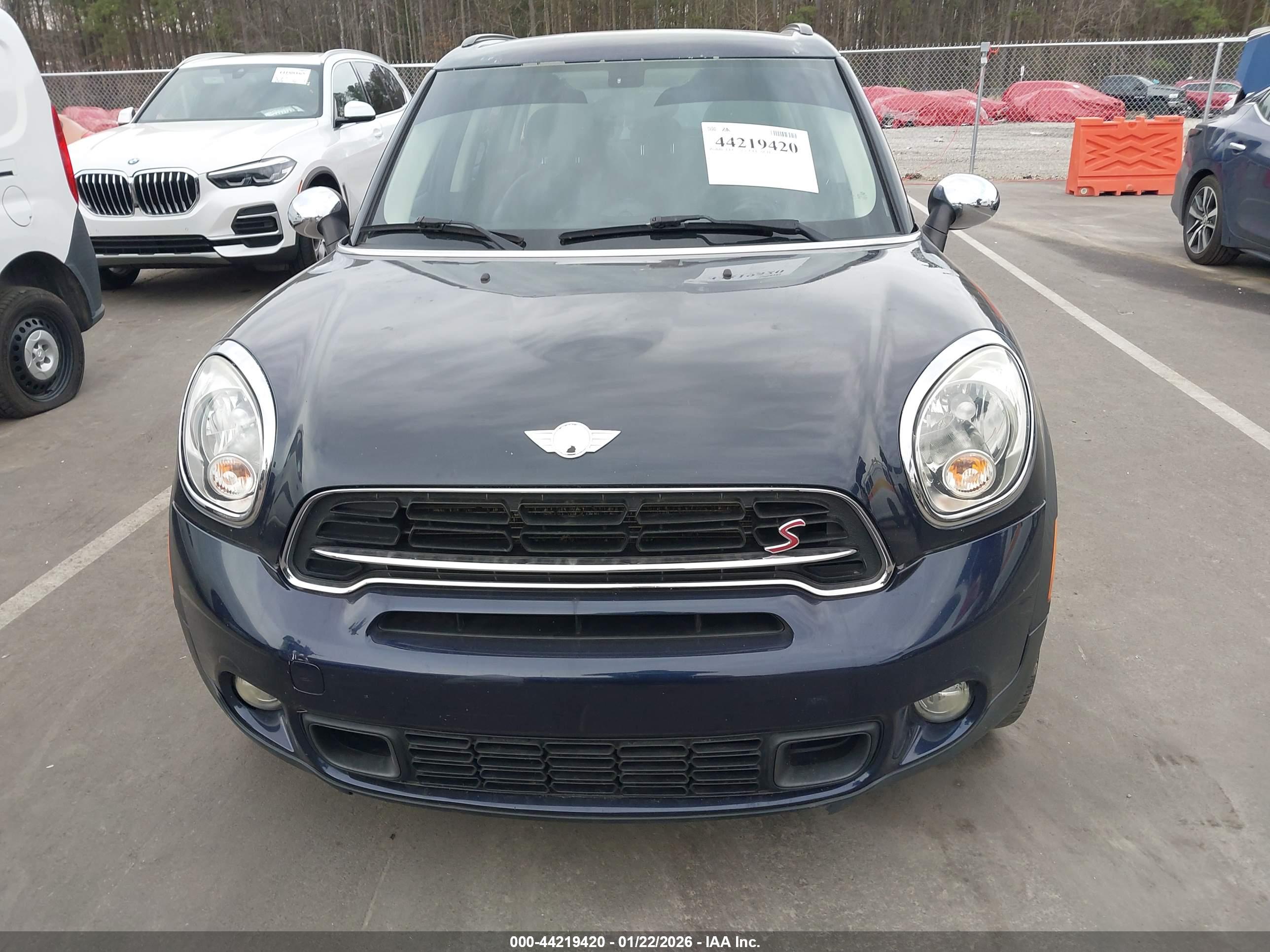 MINI COUNTRYMAN image 6