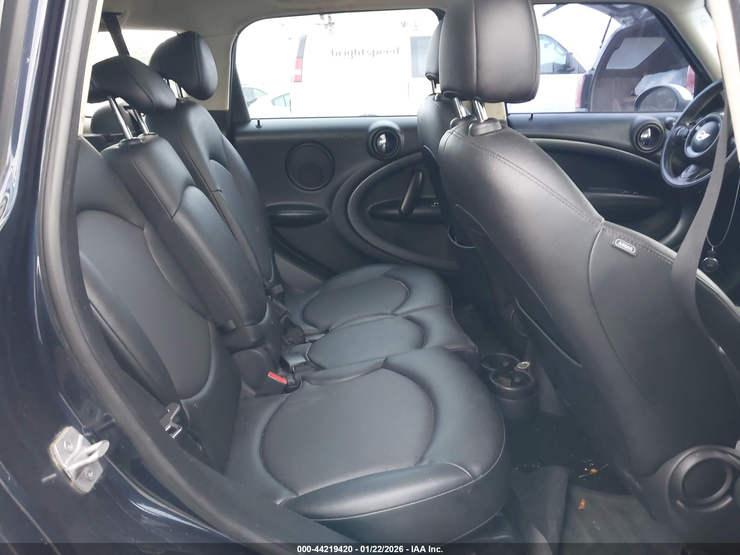 MINI COUNTRYMAN image 8