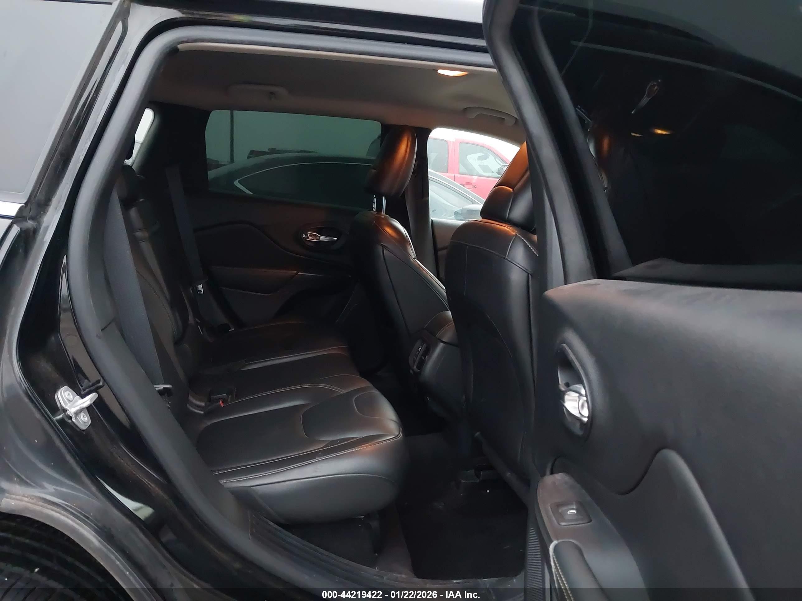 JEEP CHEROKEE image 8
