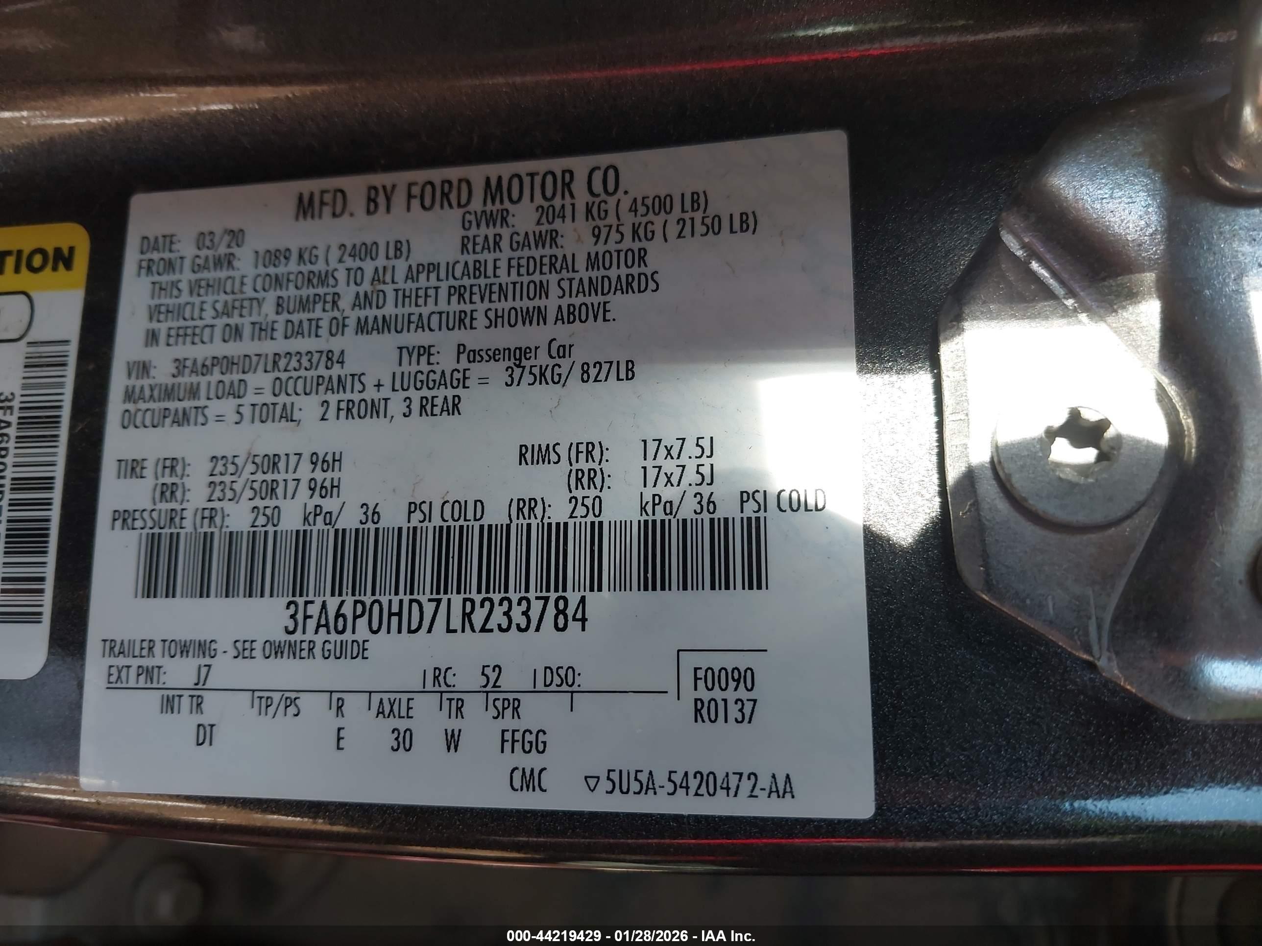 FORD FUSION image 9