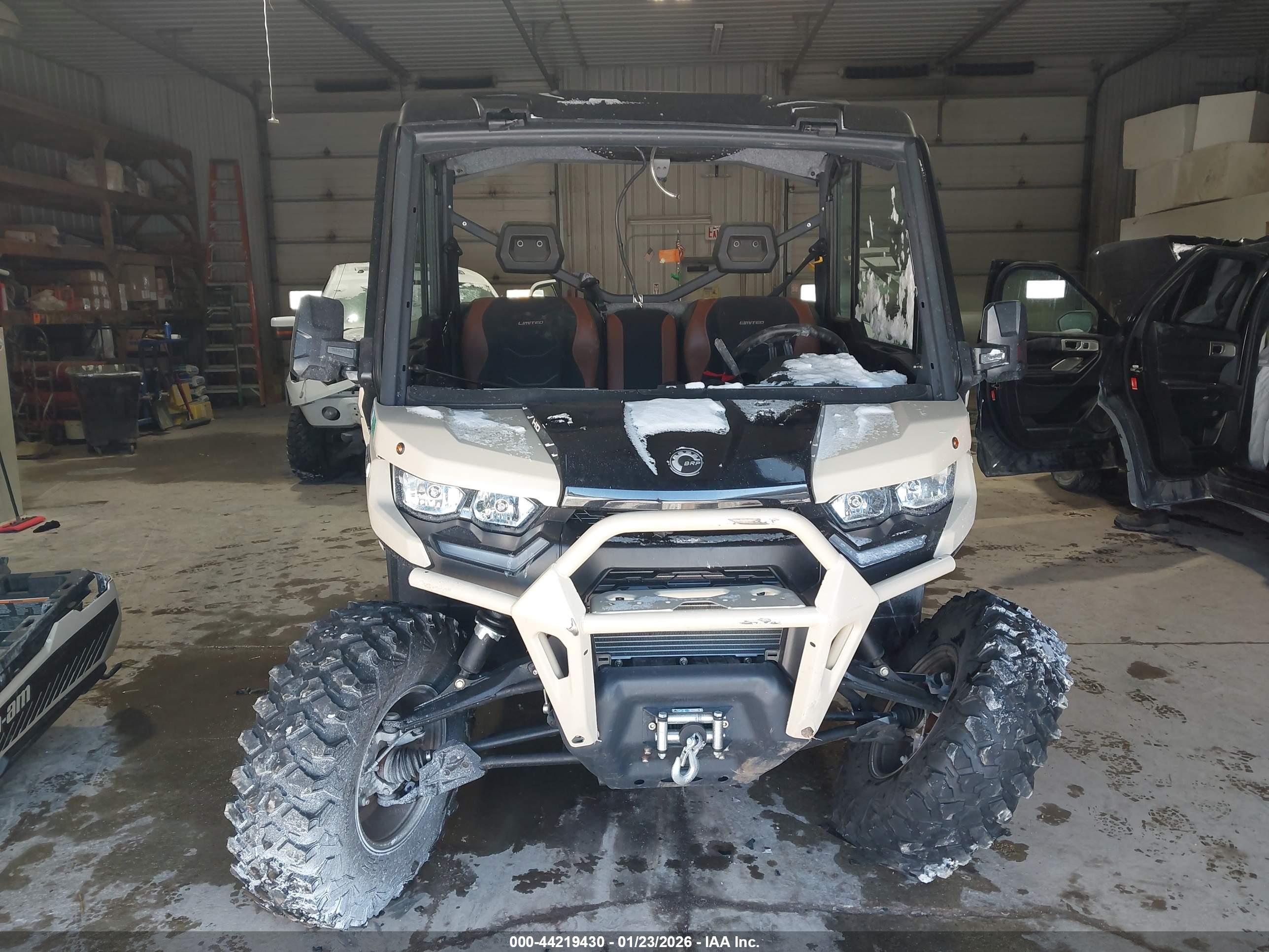 CAN-AM DEFENDER image 5