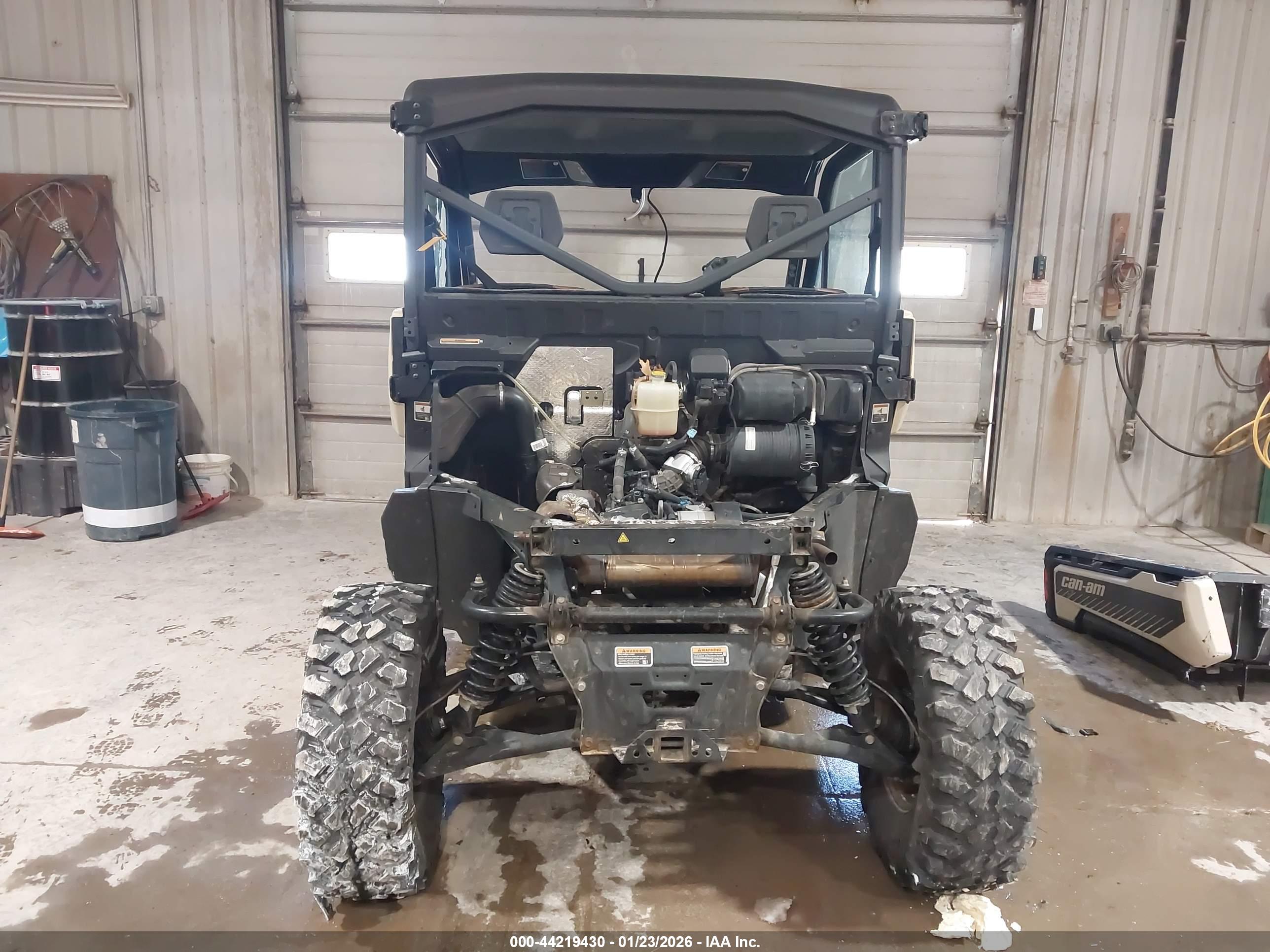 CAN-AM DEFENDER image 6
