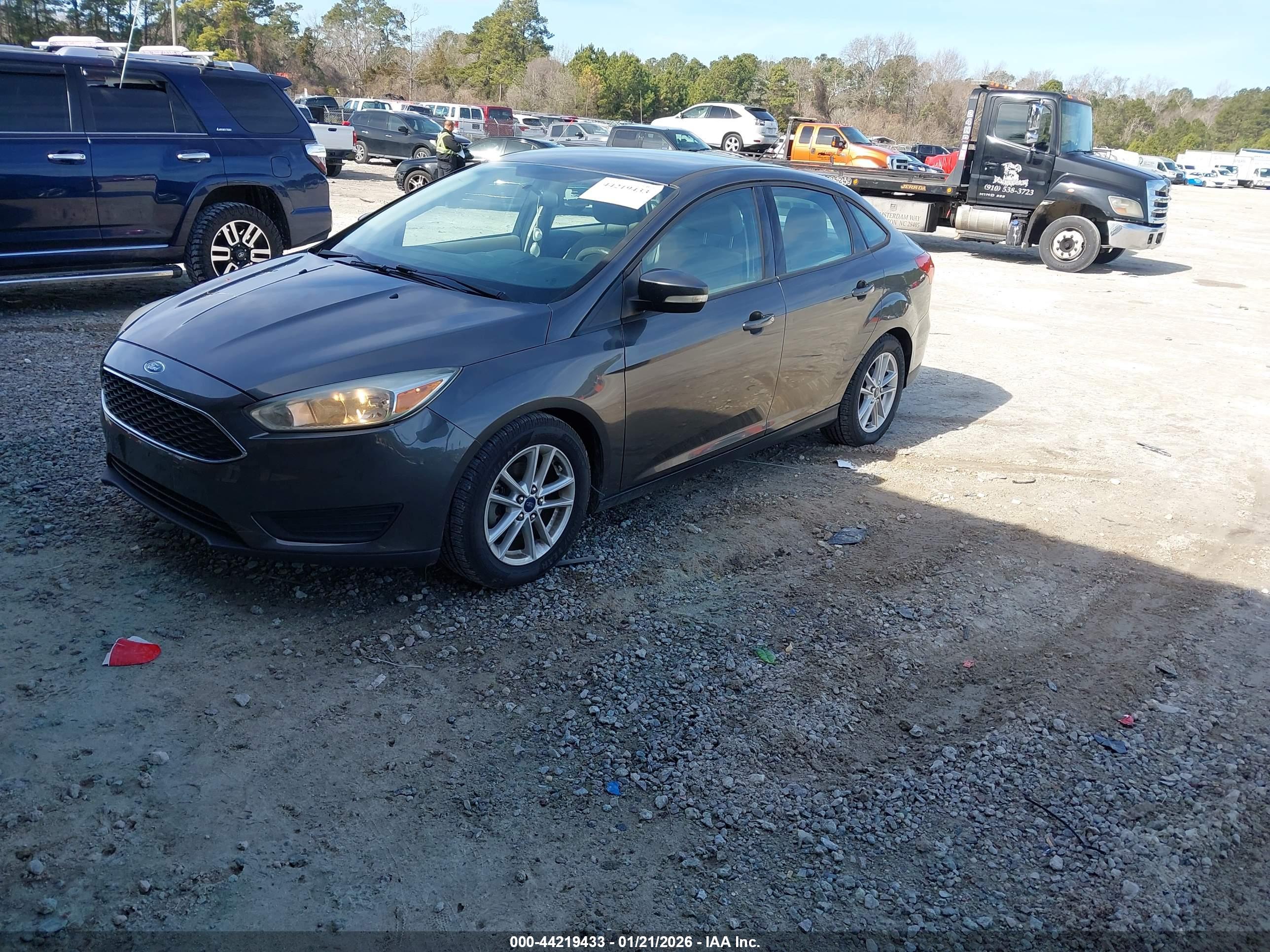 FORD FOCUS image 2