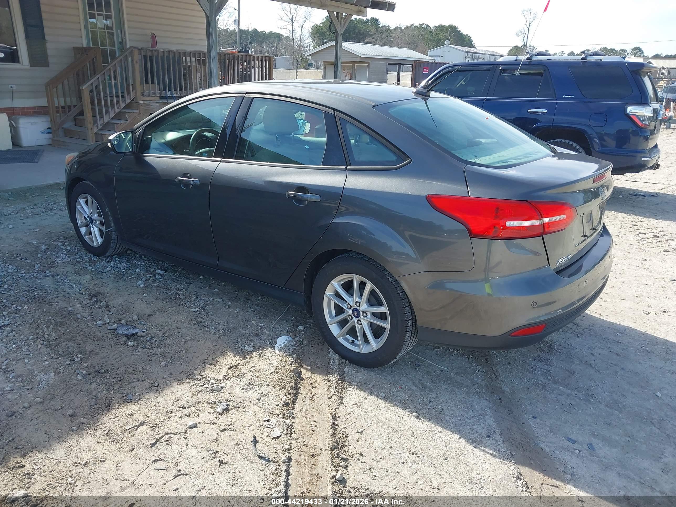 FORD FOCUS image 3