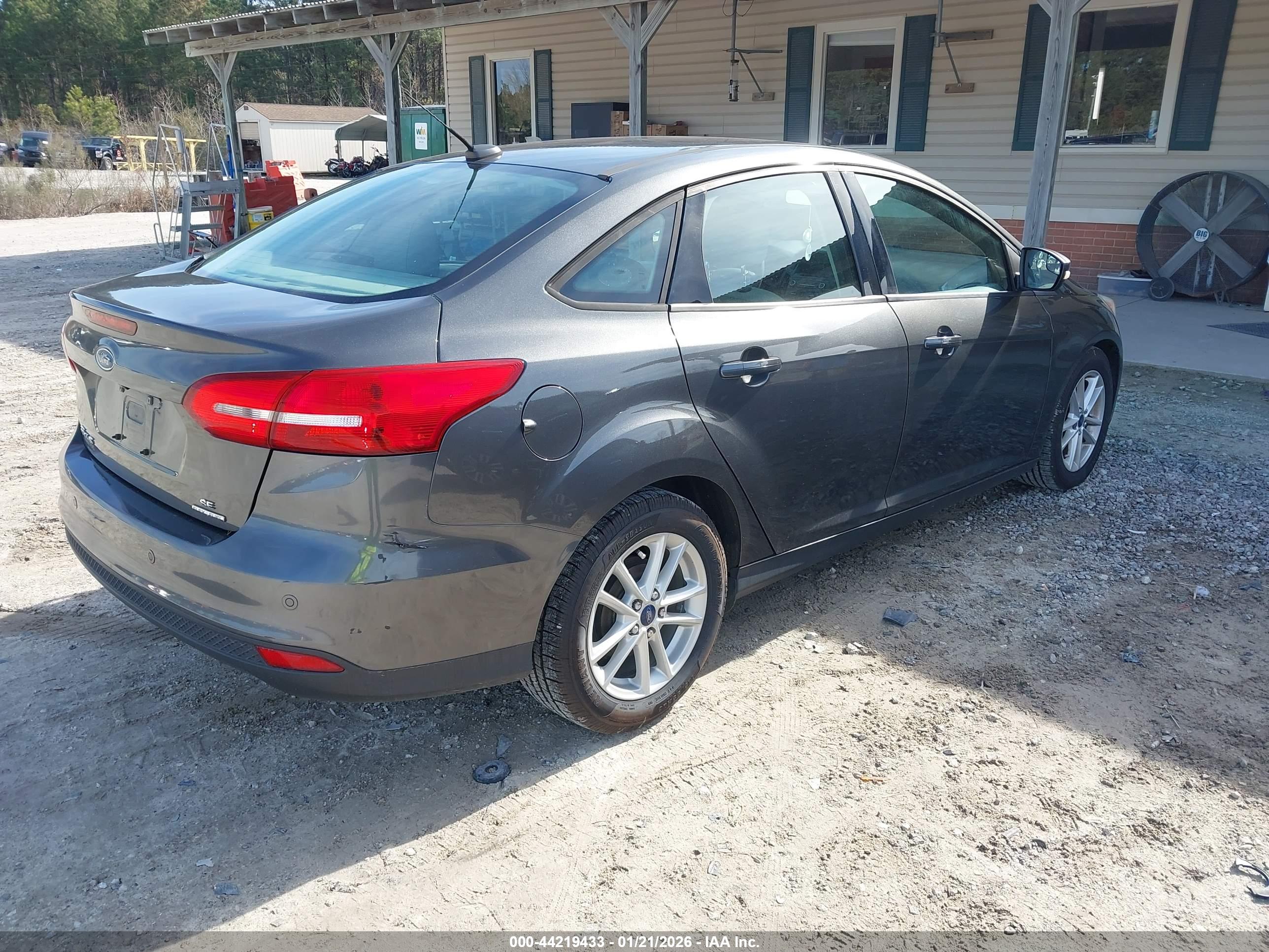 FORD FOCUS image 4