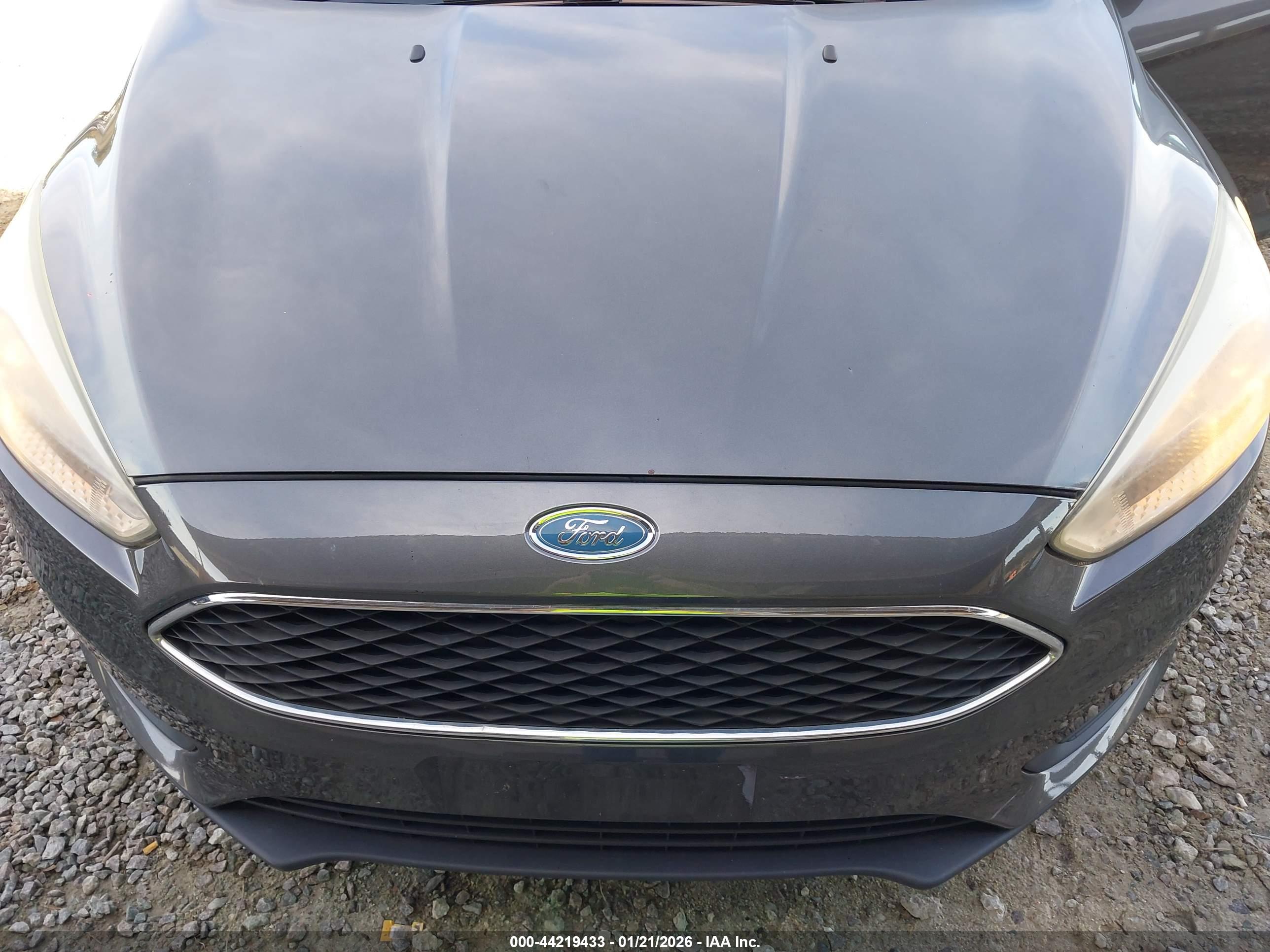 FORD FOCUS image 6