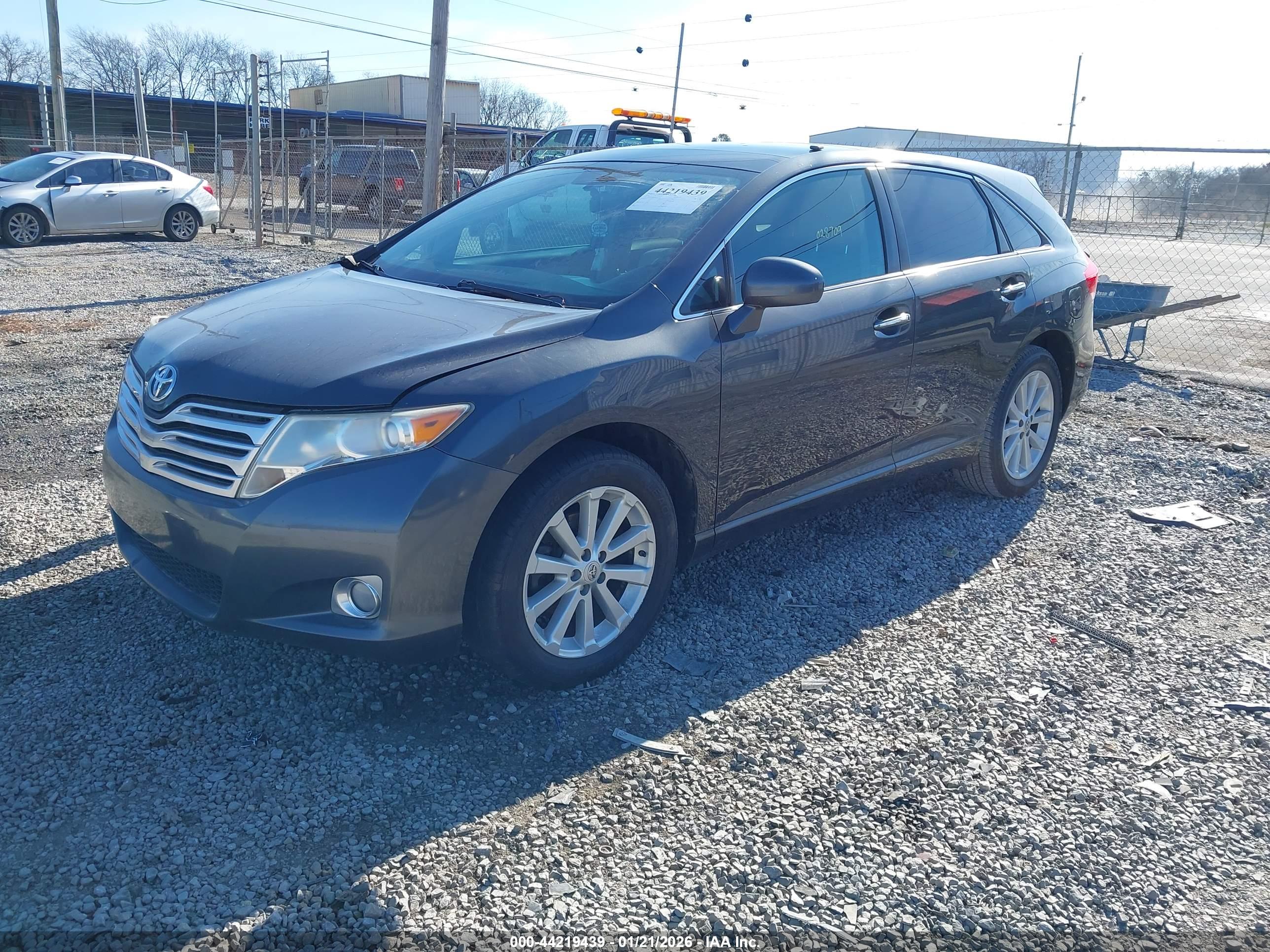 TOYOTA VENZA image 2