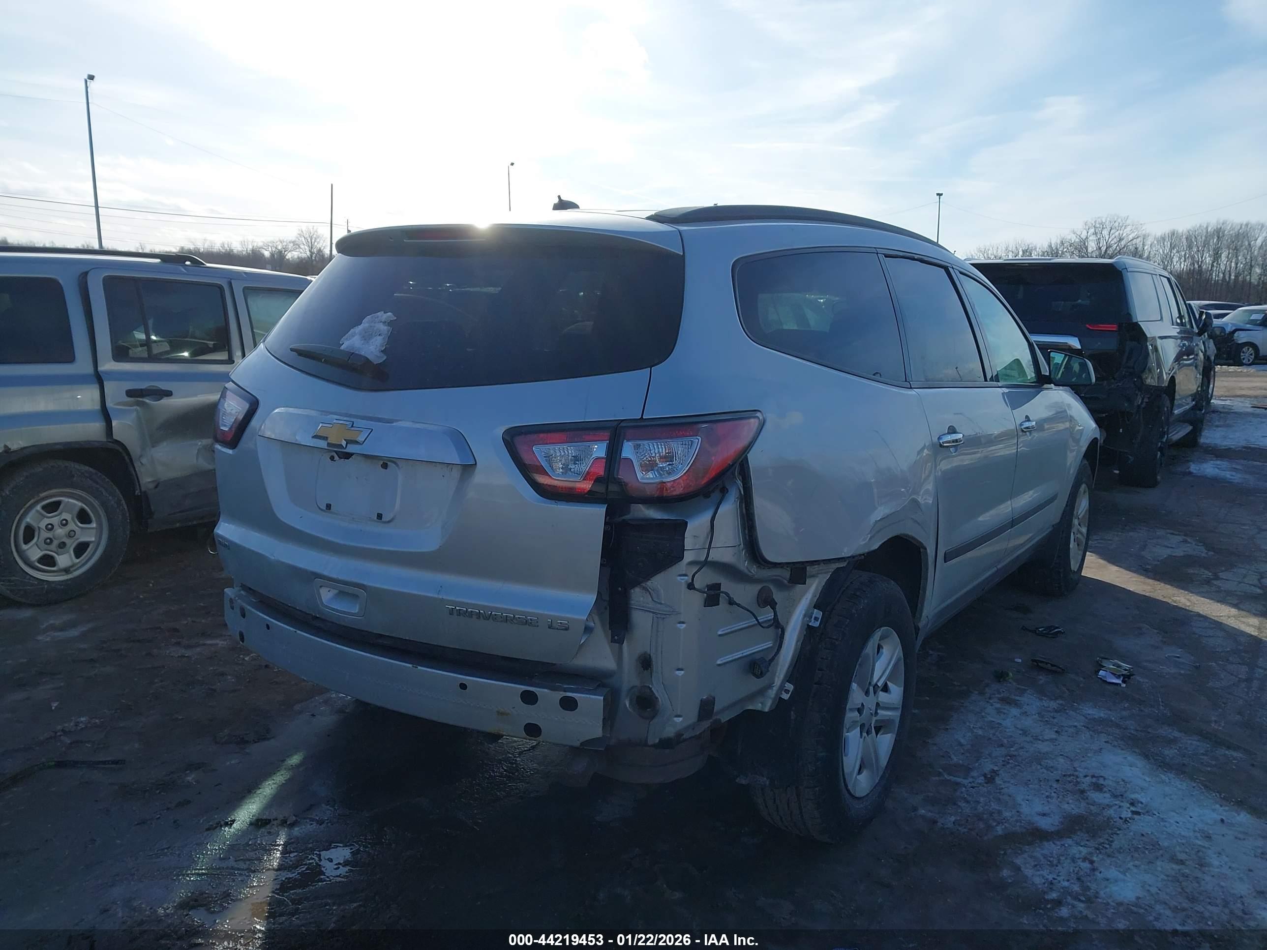 CHEVROLET TRAVERSE image 4