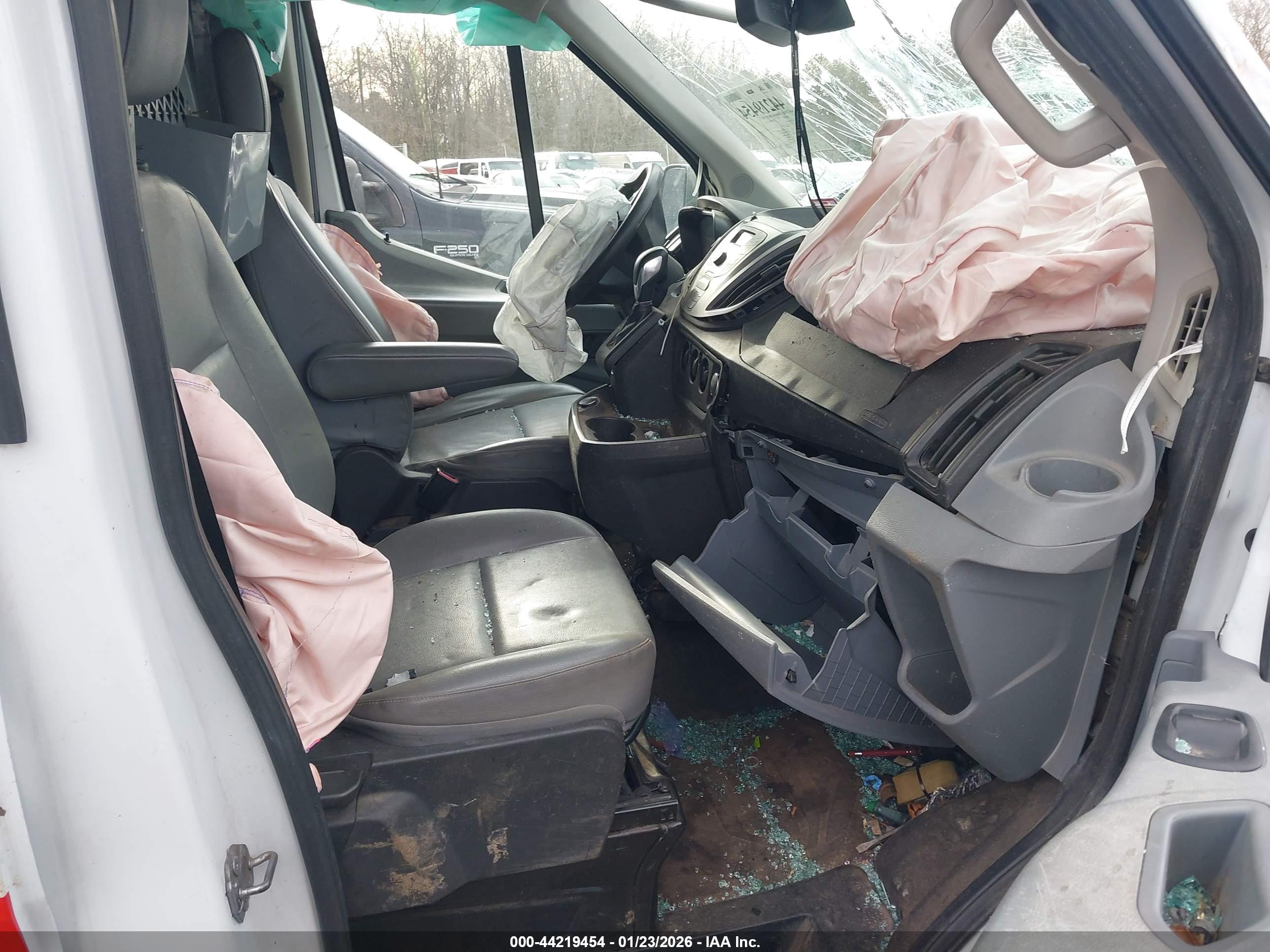 FORD TRANSIT-250 image 5