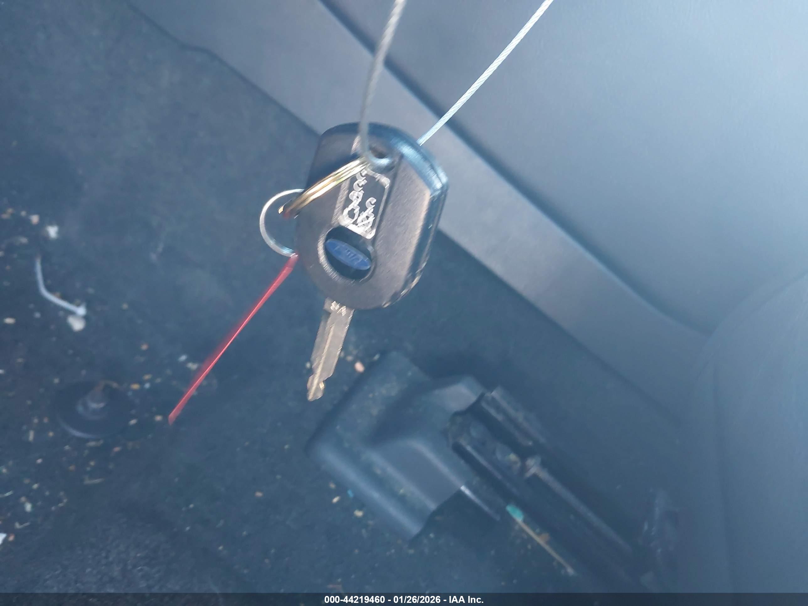 FORD TAURUS image 11