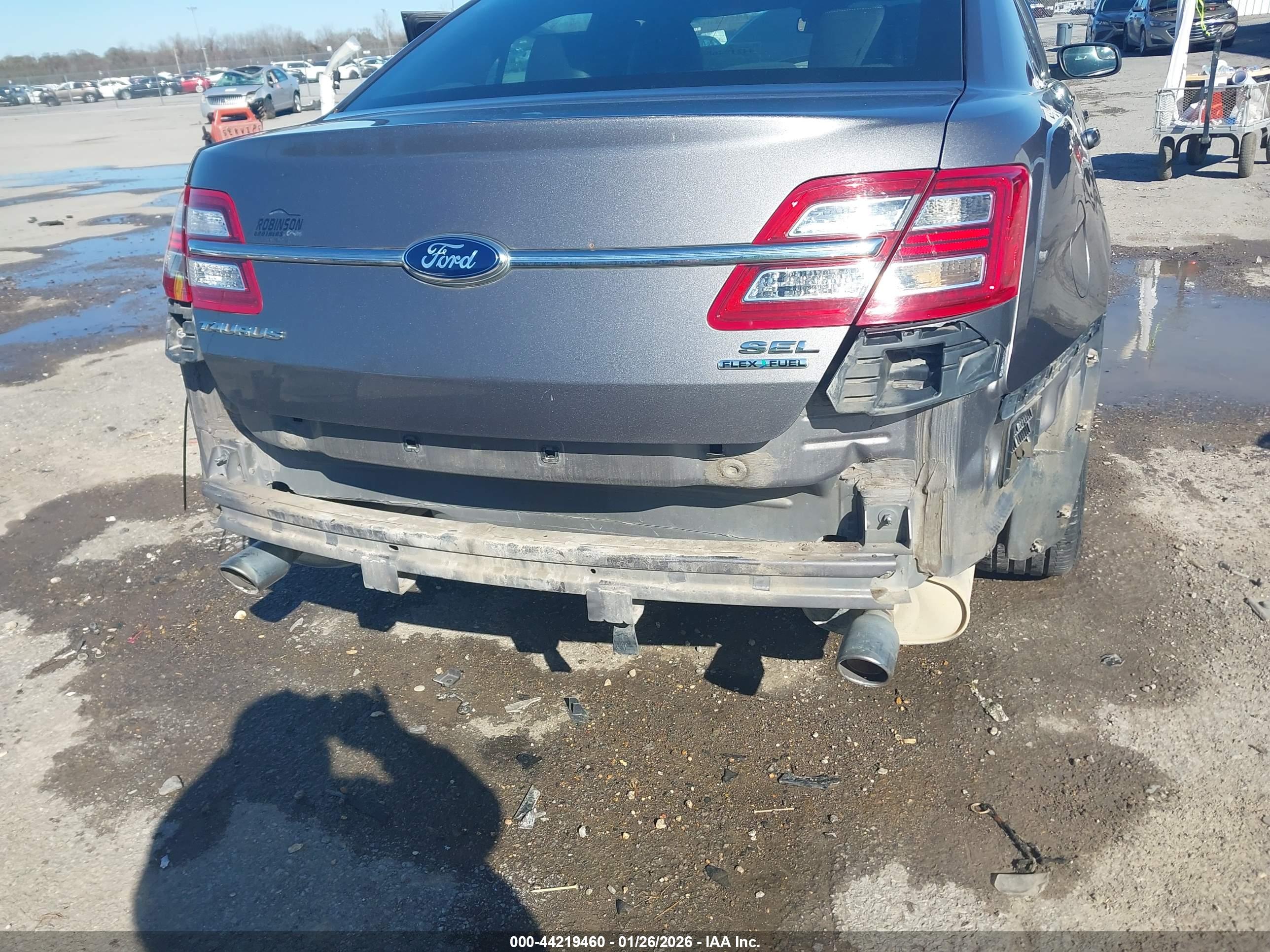 FORD TAURUS image 6