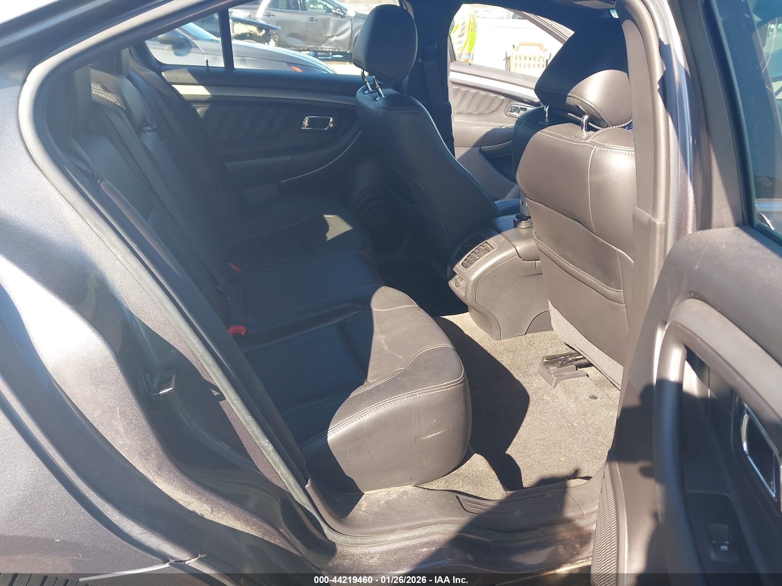 FORD TAURUS image 8
