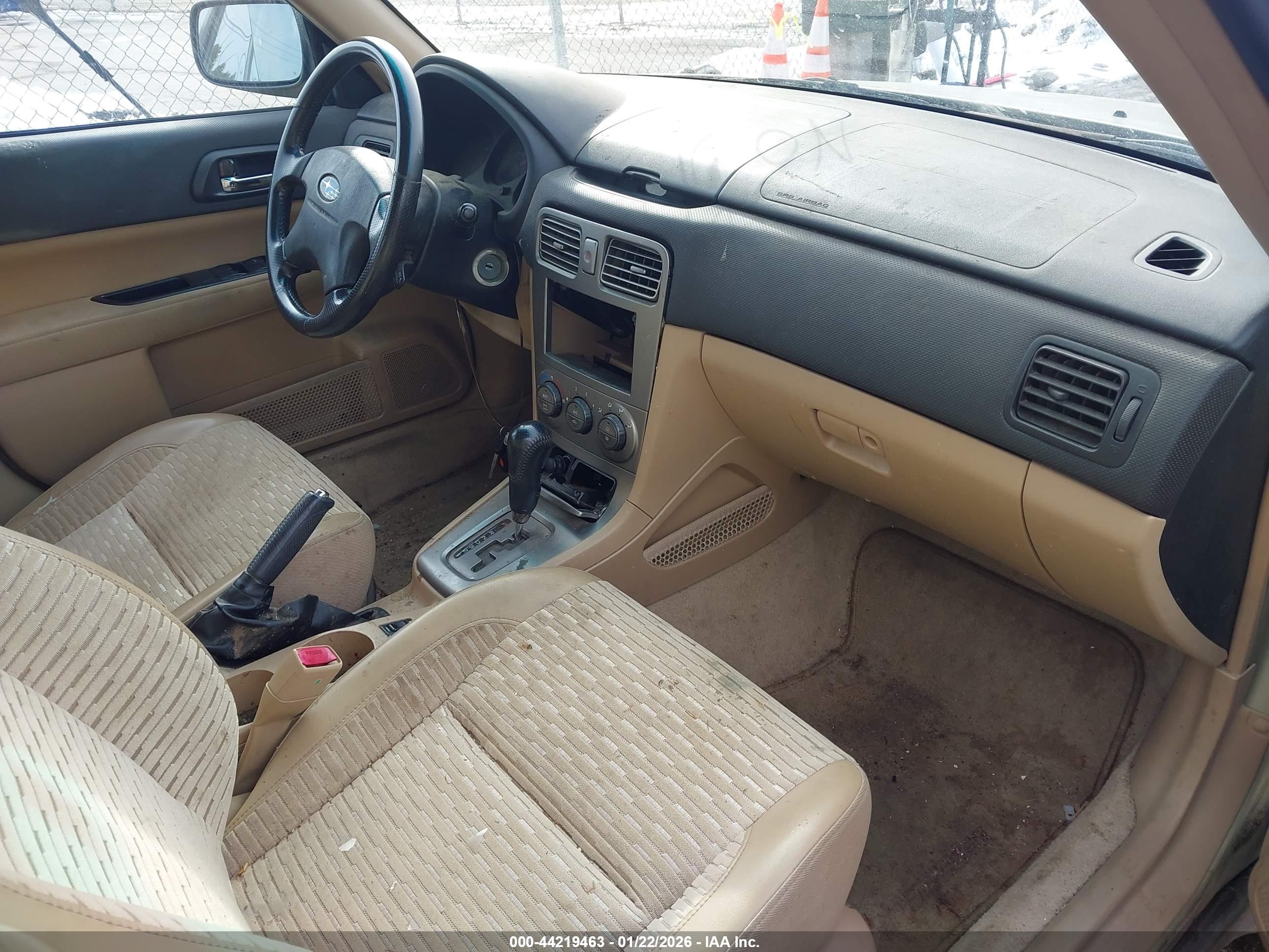 SUBARU FORESTER image 5