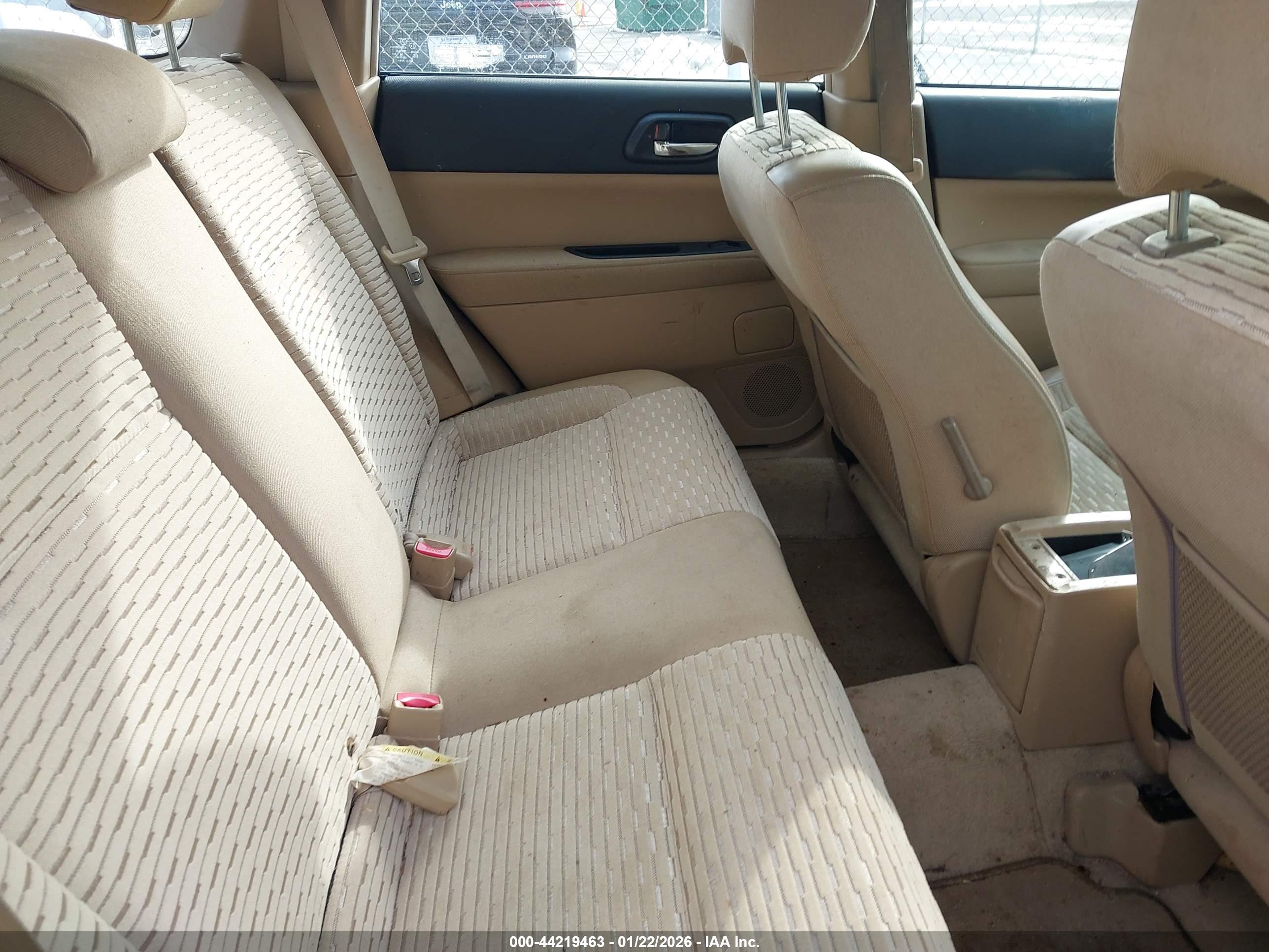 SUBARU FORESTER image 8