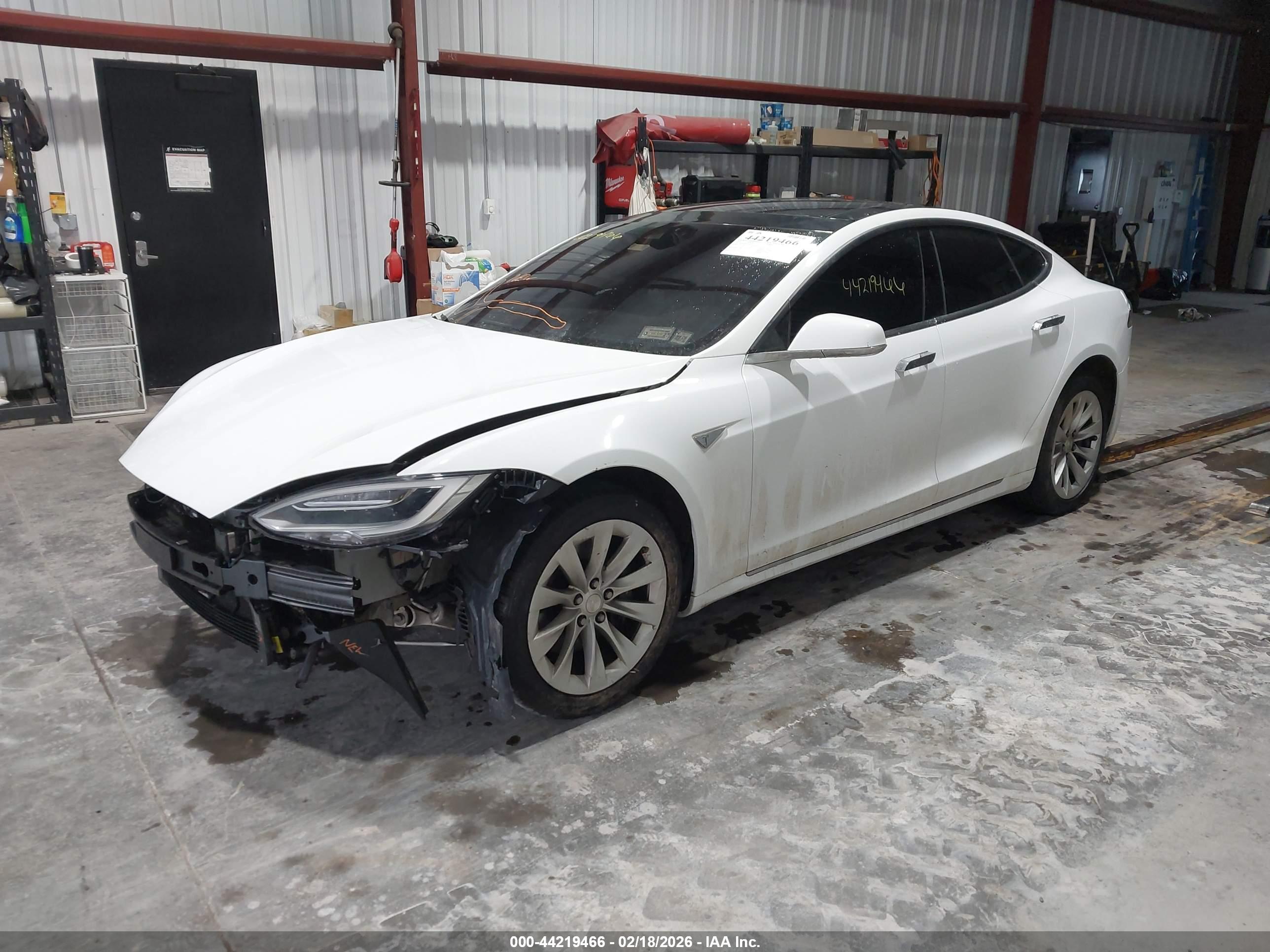 TESLA MODEL image 2