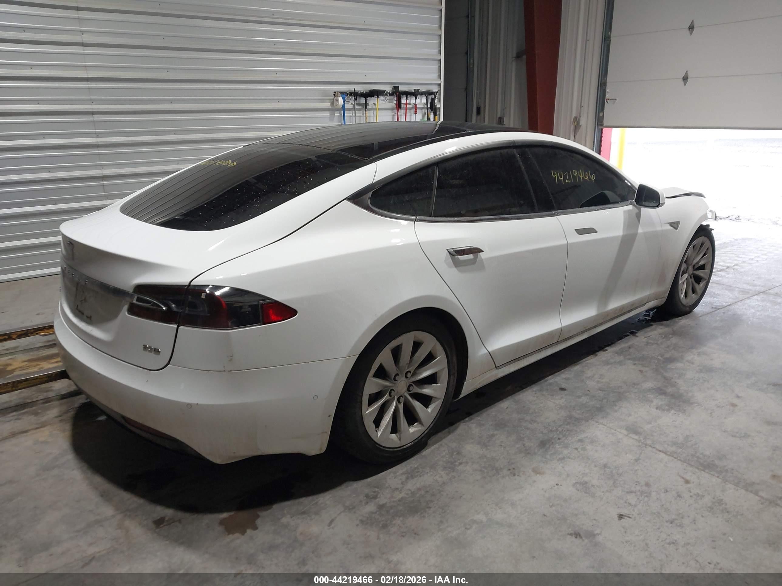 TESLA MODEL image 4