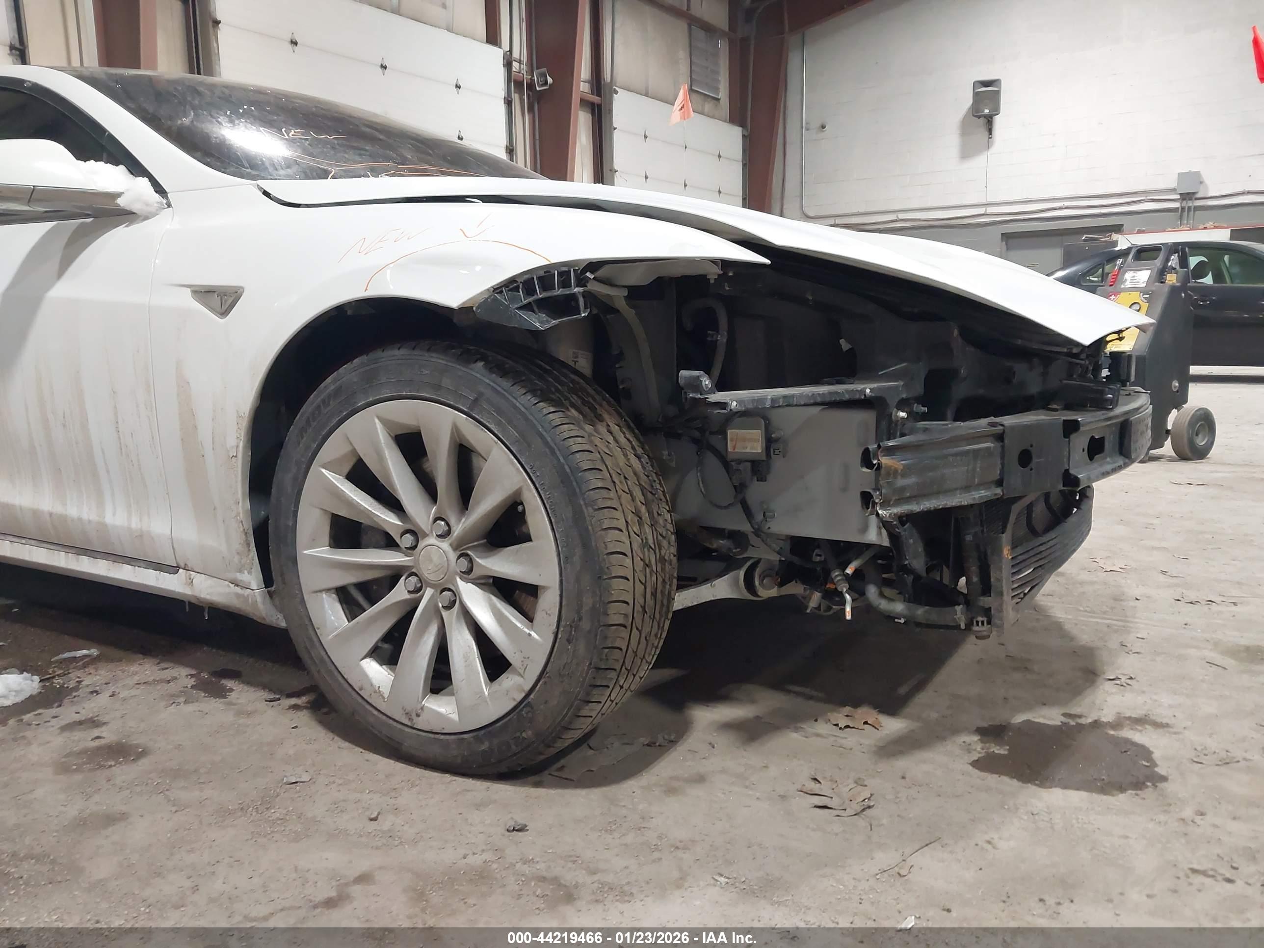 TESLA MODEL image 6