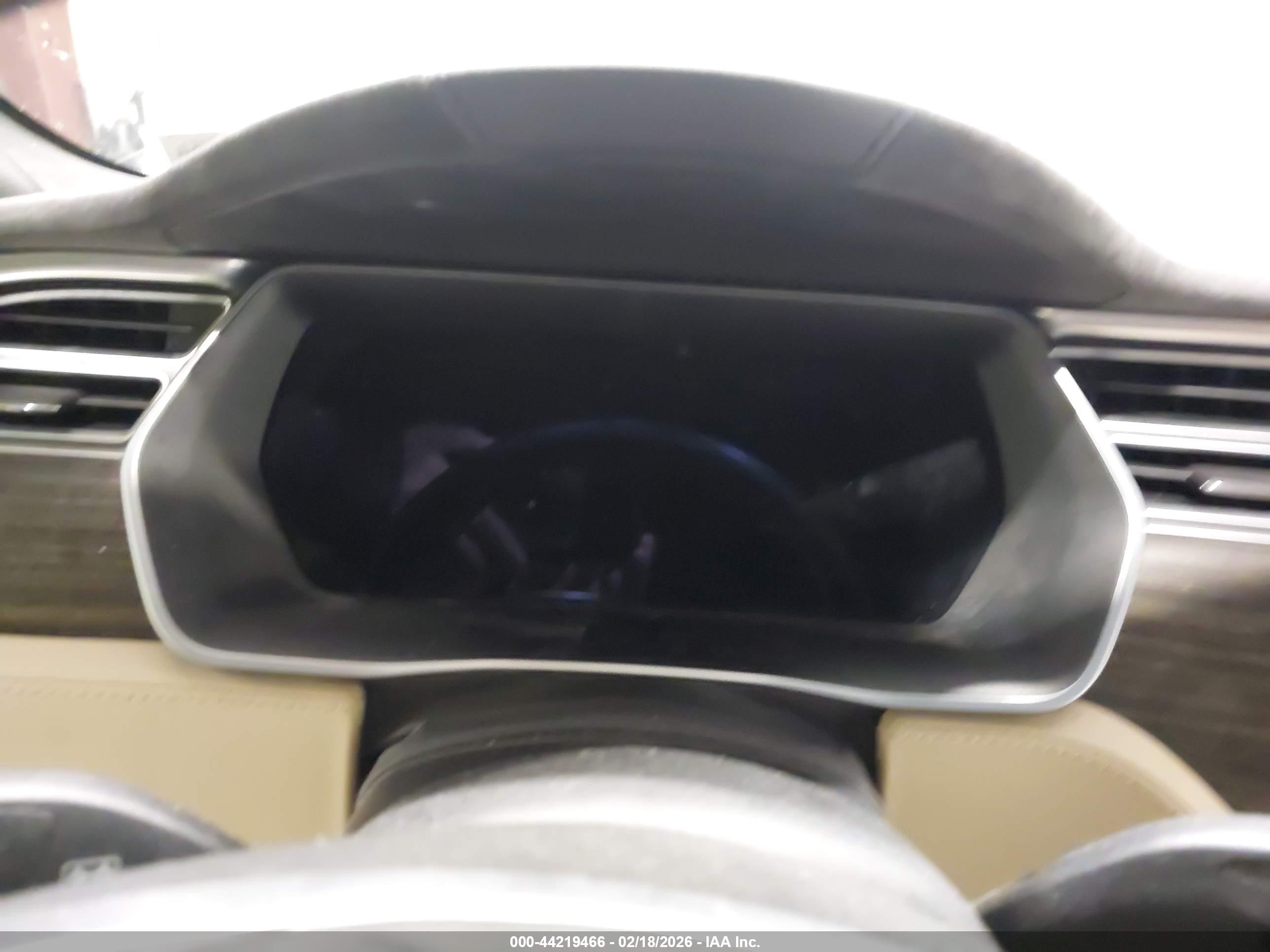 TESLA MODEL image 7