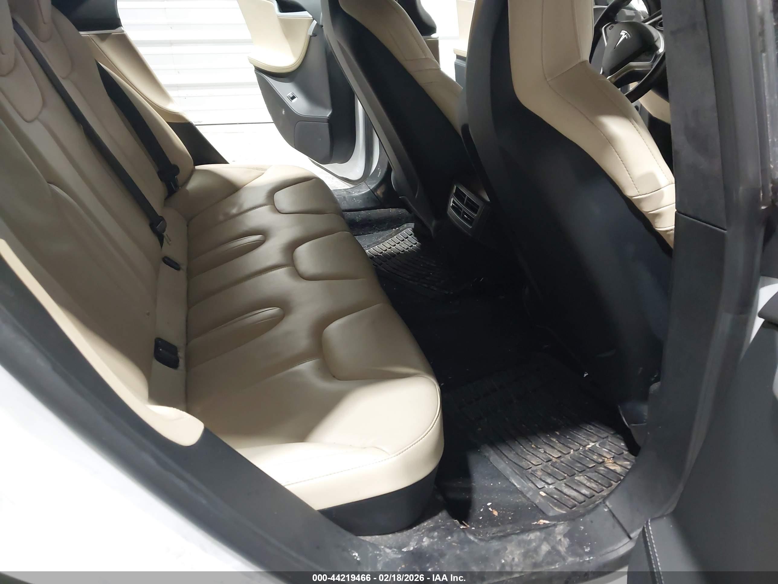 TESLA MODEL image 8