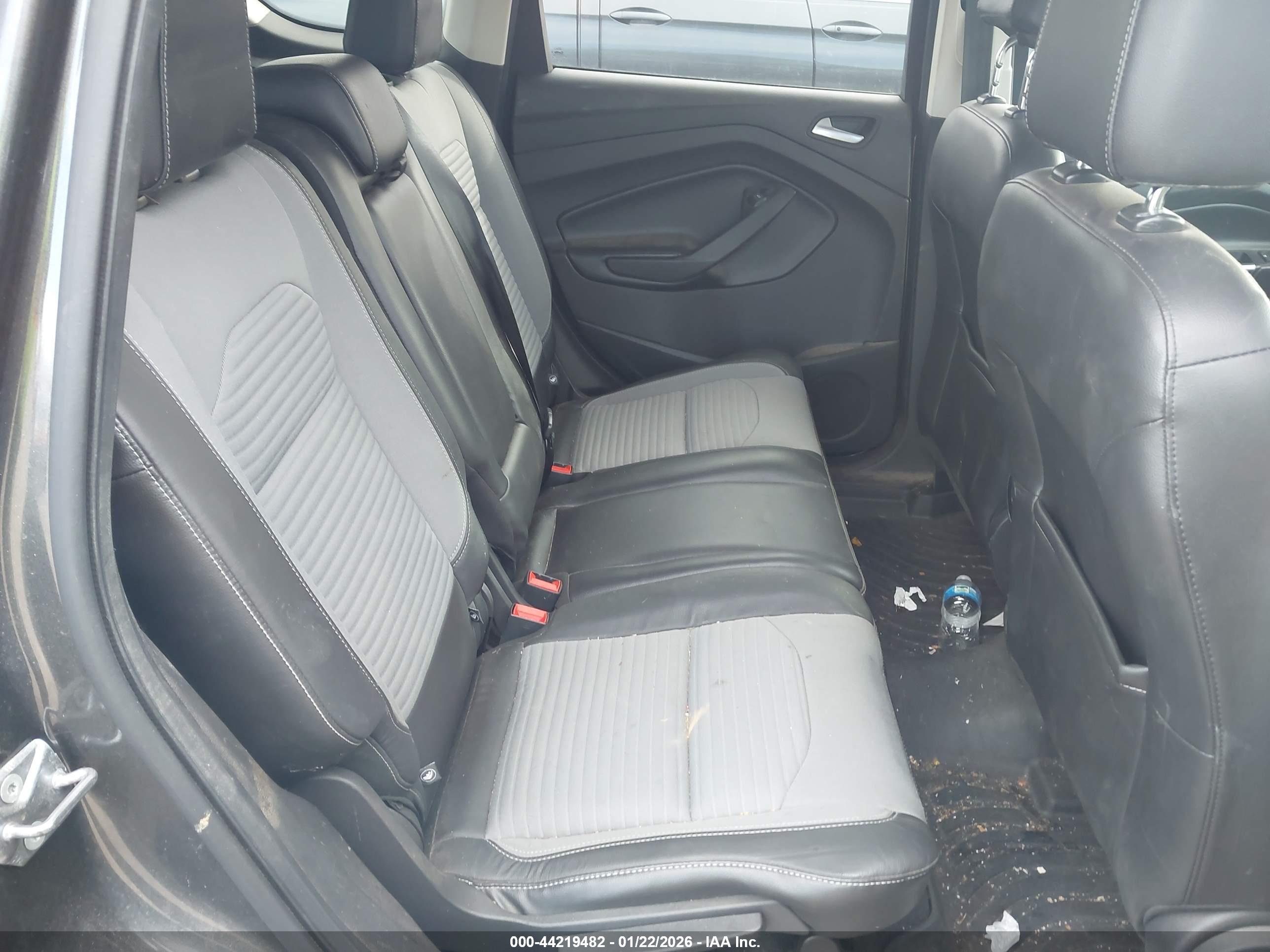 FORD ESCAPE image 8
