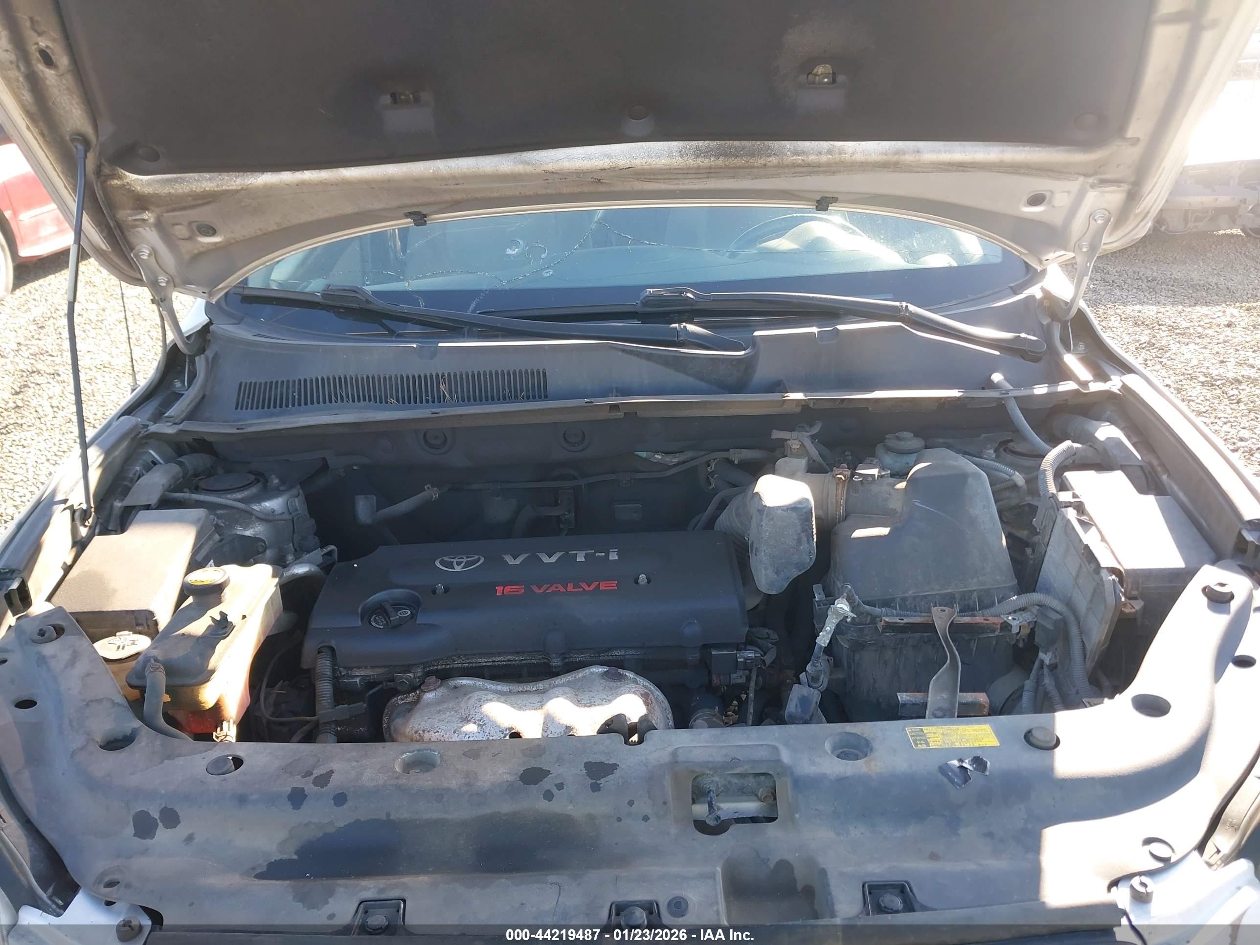TOYOTA RAV4 image 10