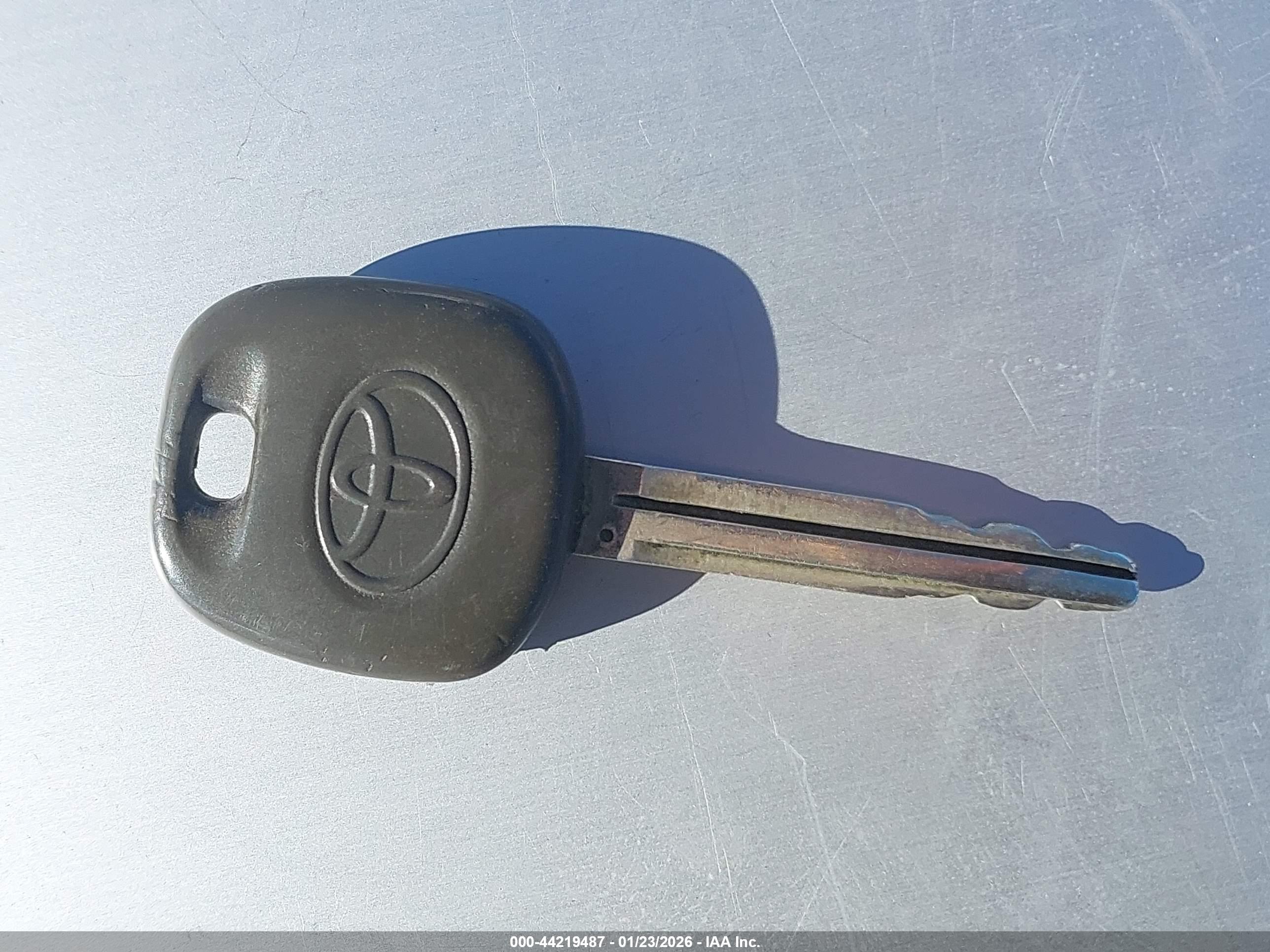 TOYOTA RAV4 image 11