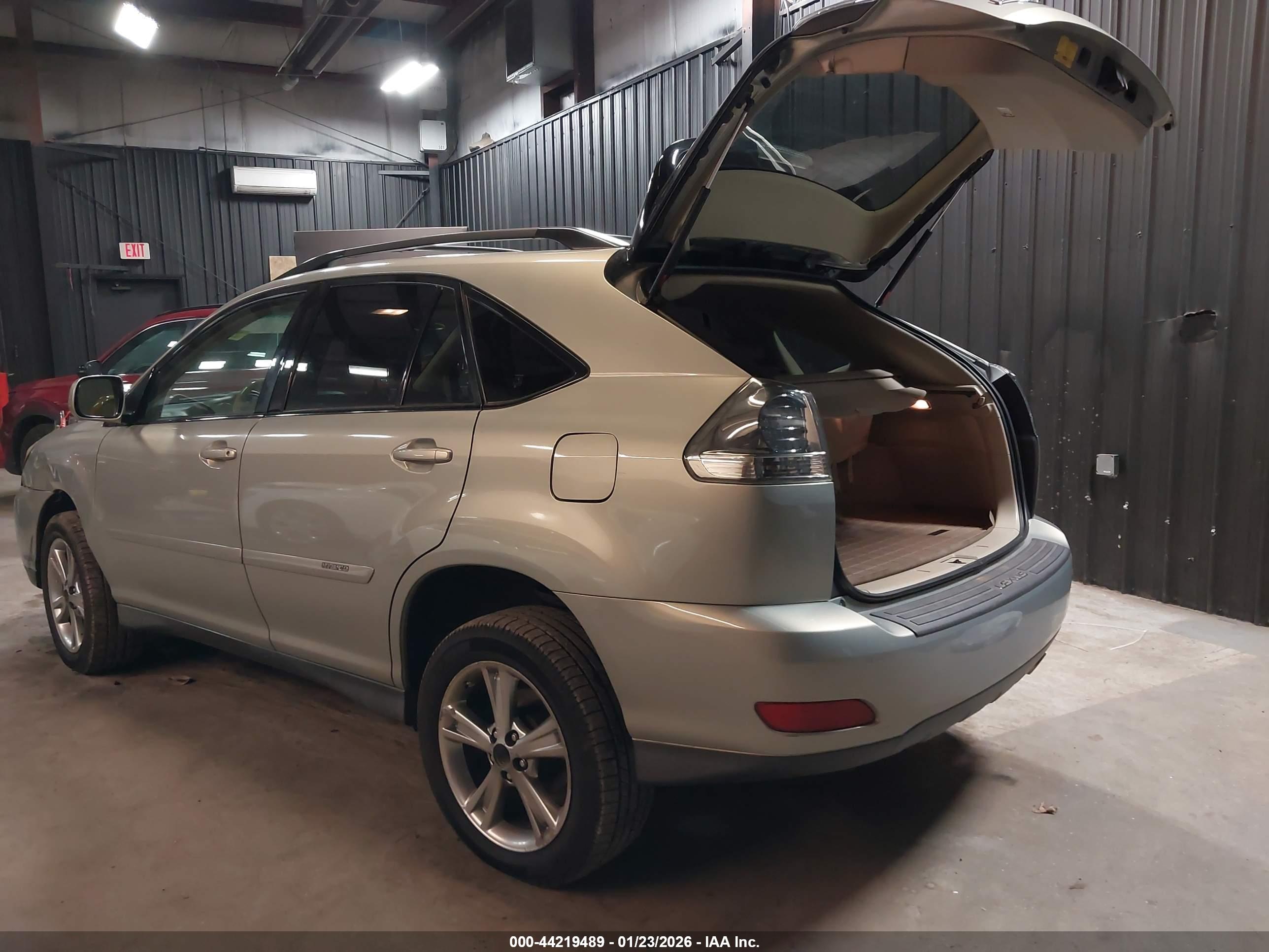 LEXUS RX image 3