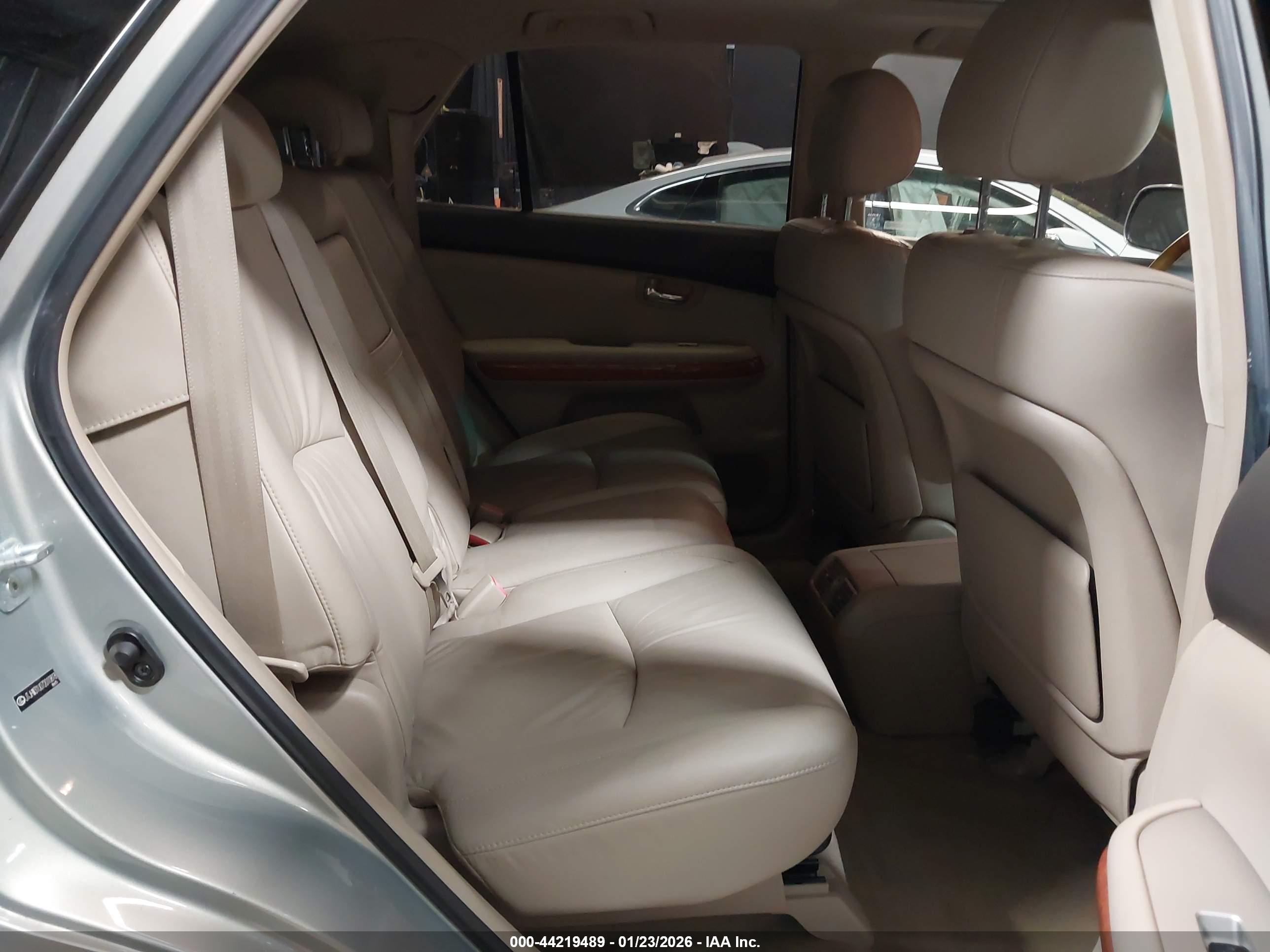 LEXUS RX image 8