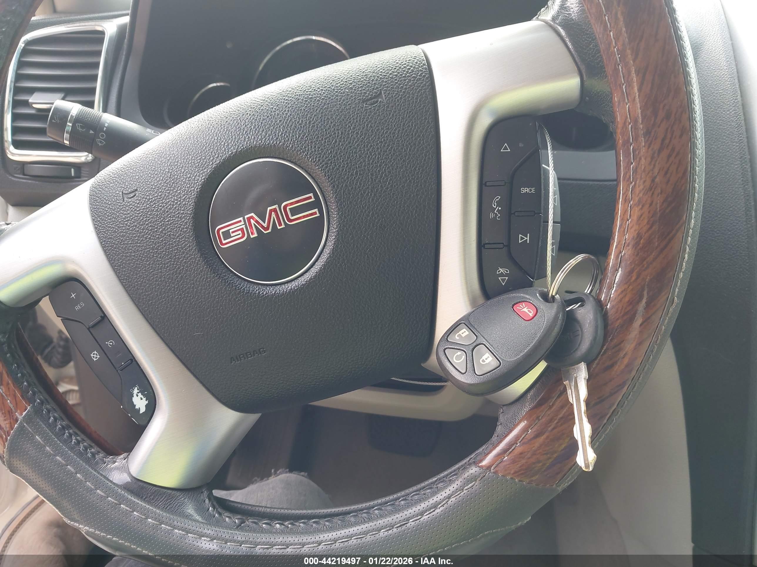 GMC ACADIA image 11