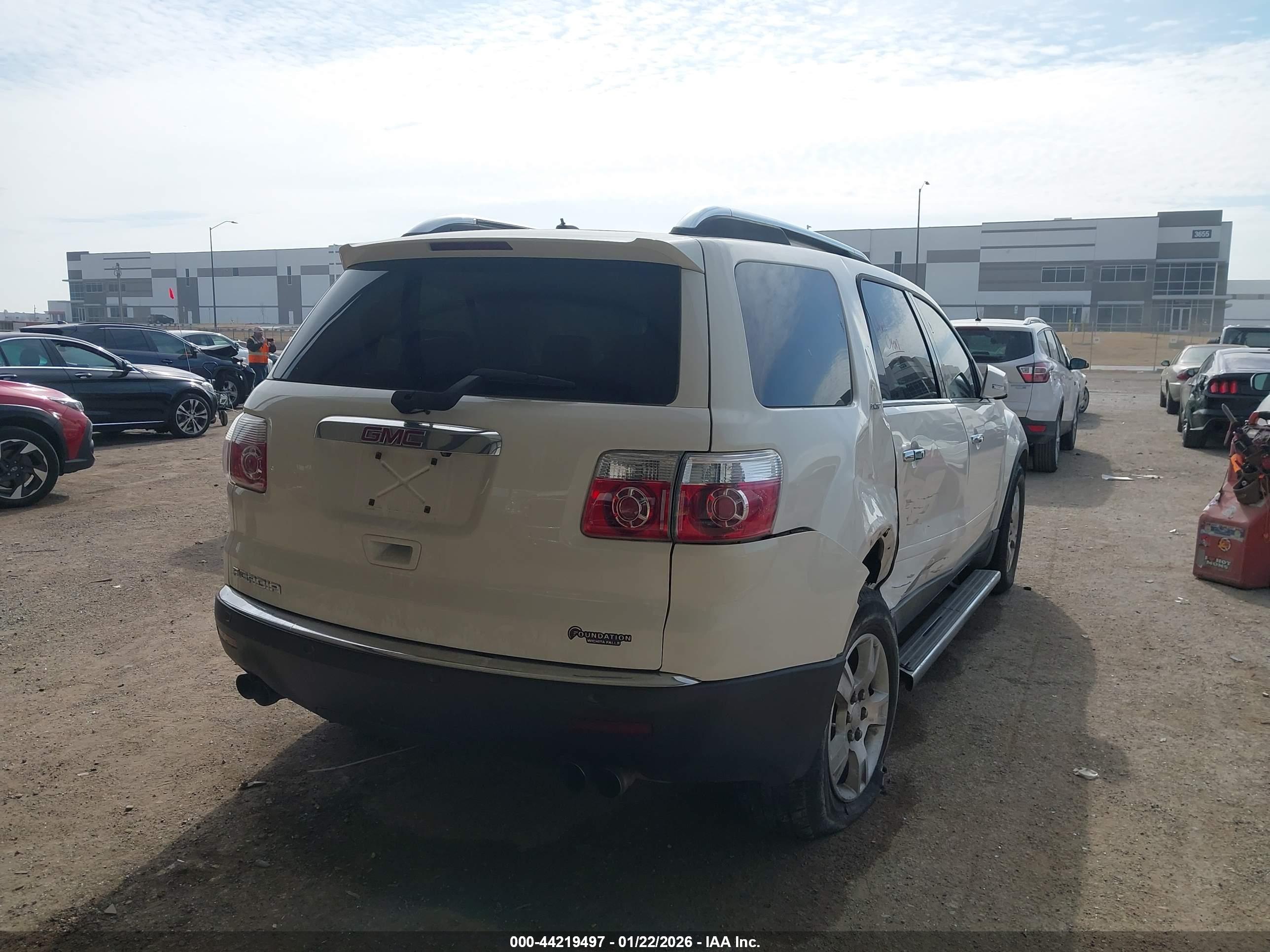 GMC ACADIA image 4