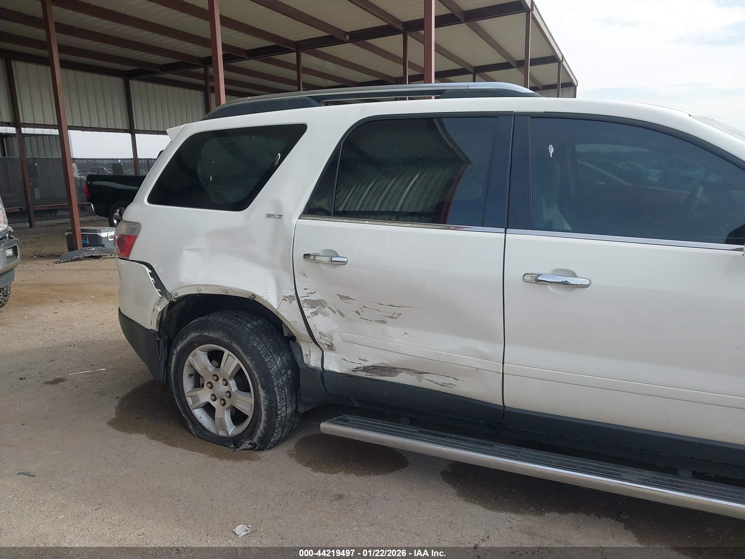 GMC ACADIA image 6
