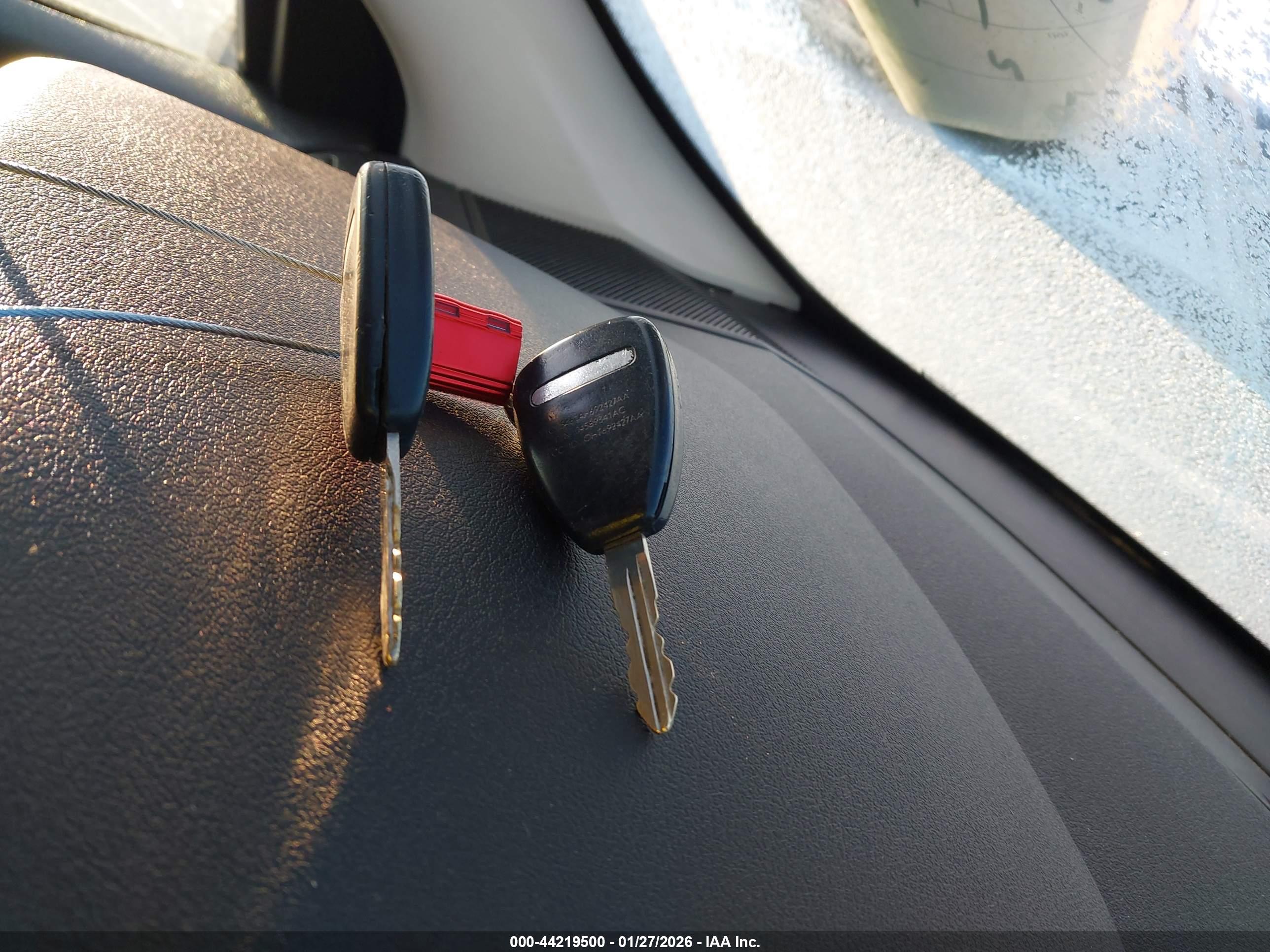 DODGE AVENGER image 11