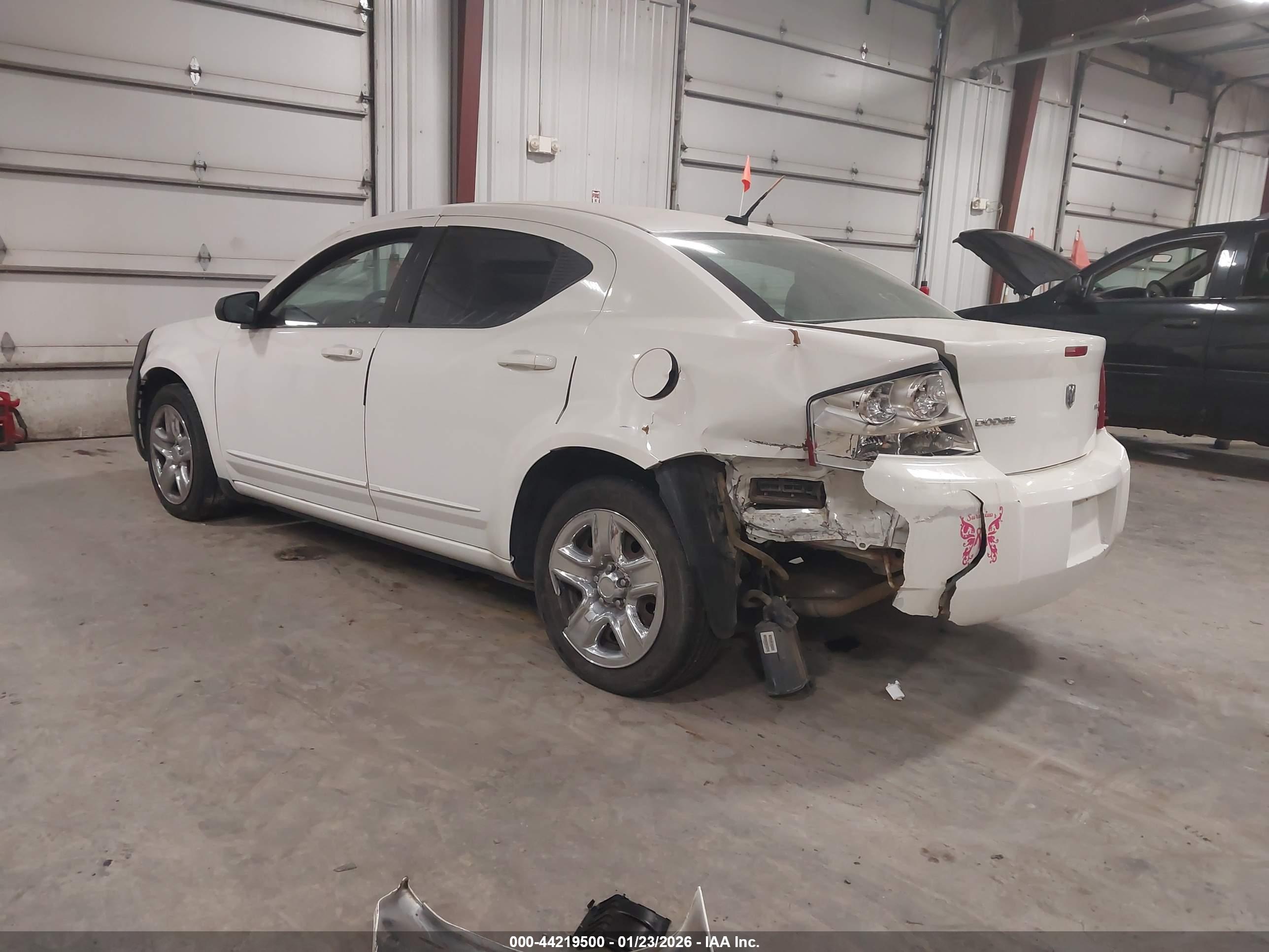 DODGE AVENGER image 3