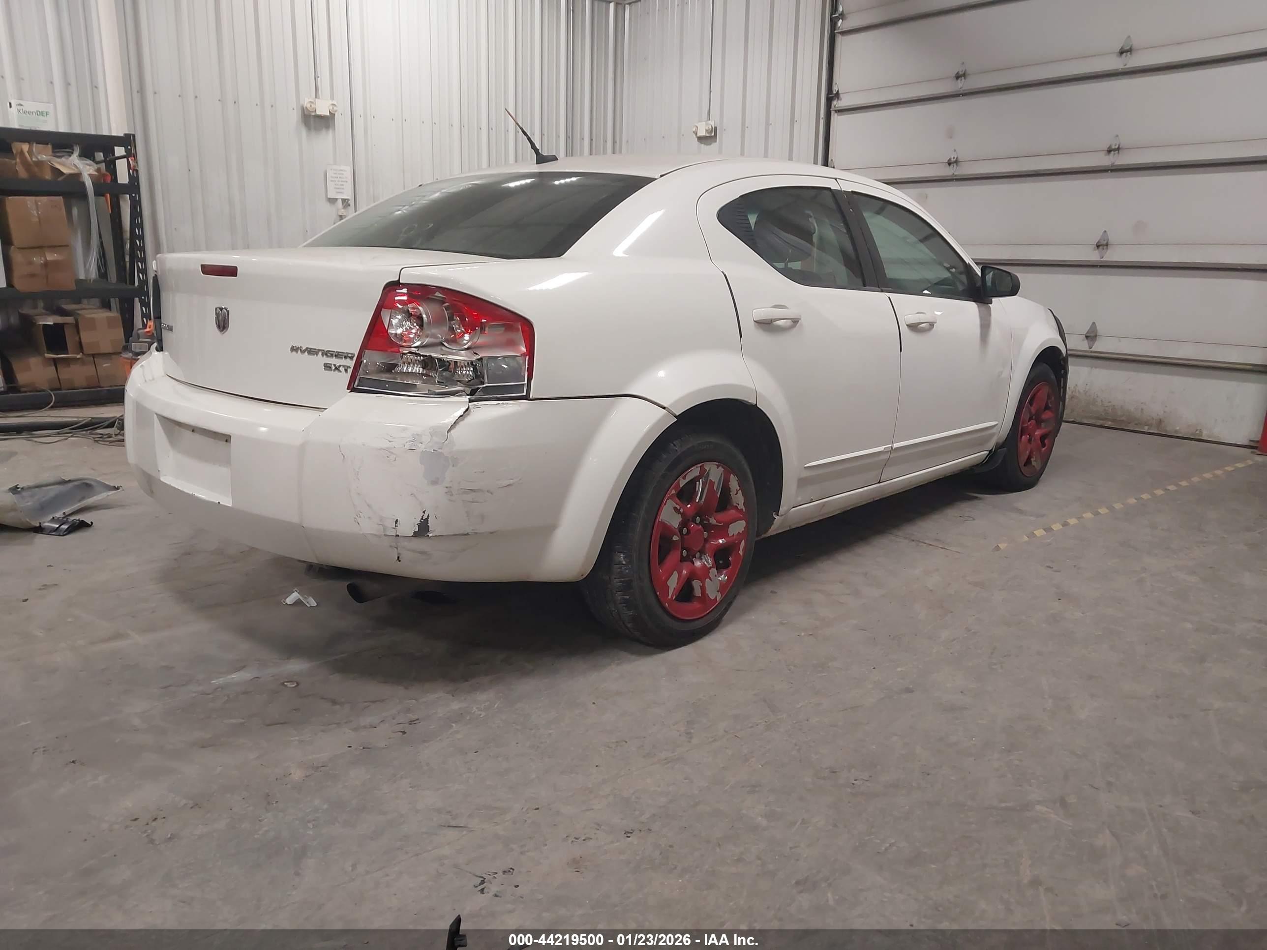 DODGE AVENGER image 4