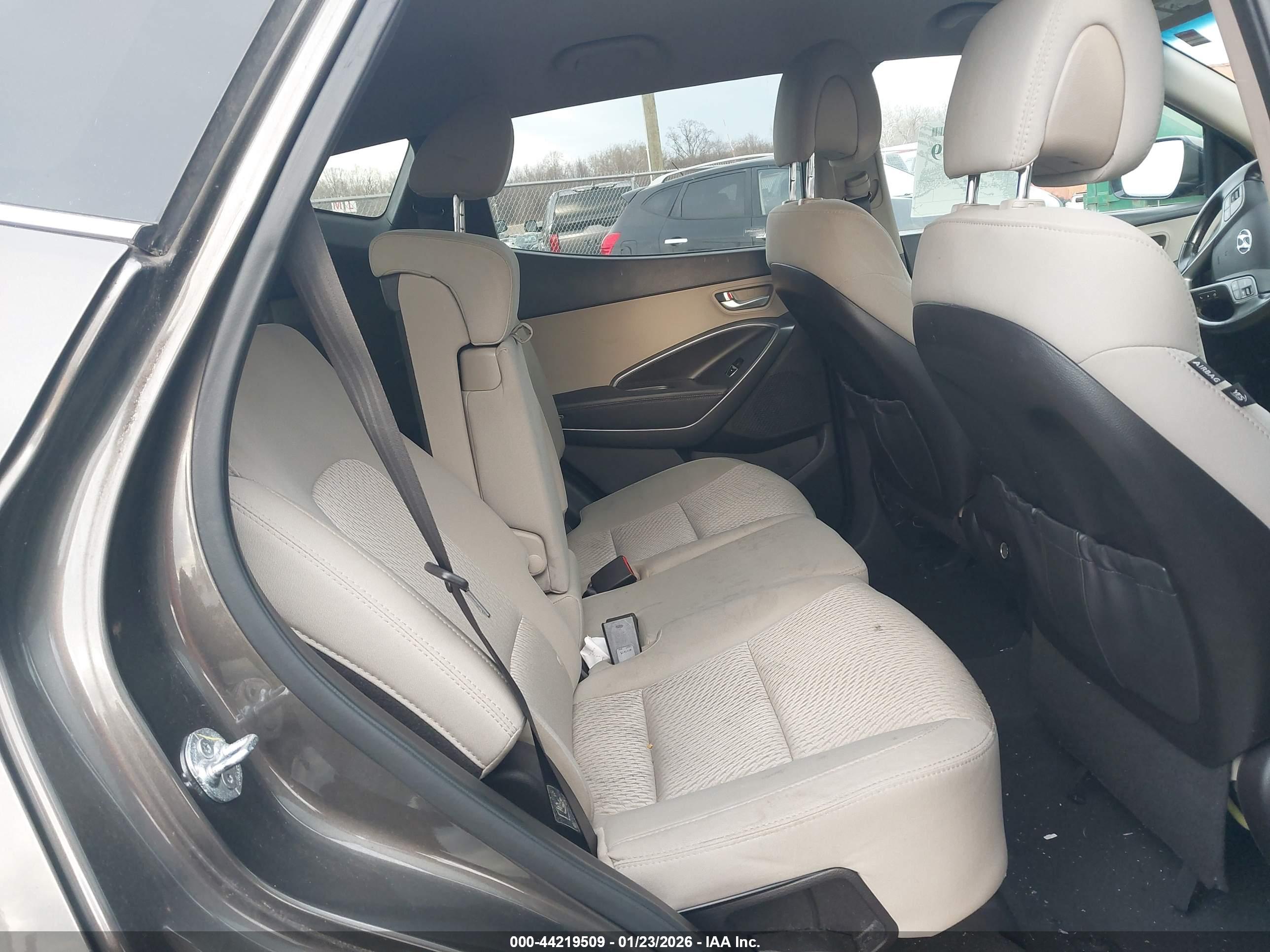 HYUNDAI SANTA image 8