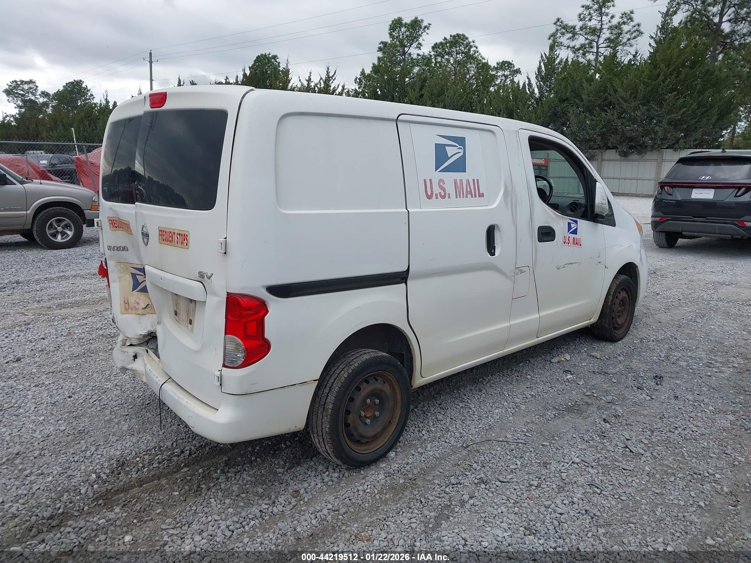 NISSAN NV200 image 4