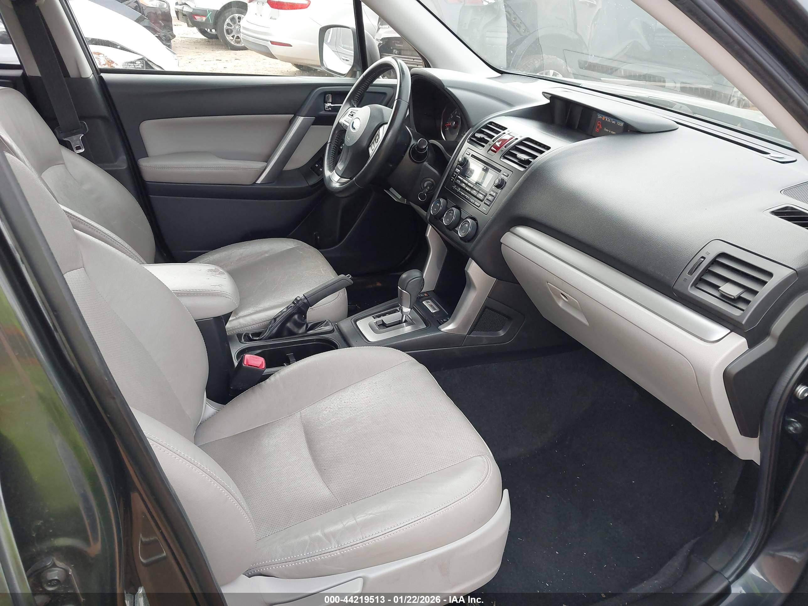 SUBARU FORESTER image 5