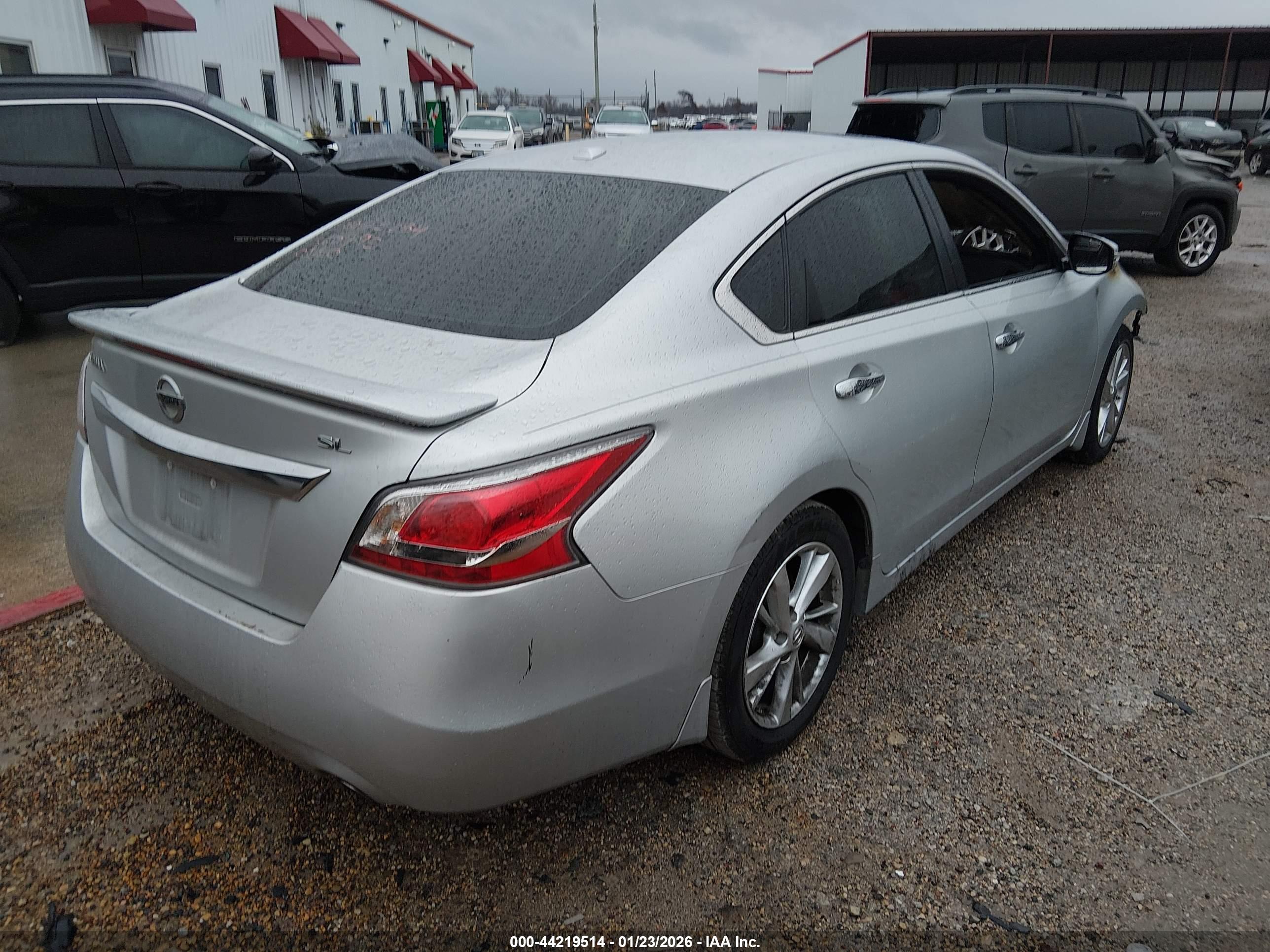 NISSAN ALTIMA image 4