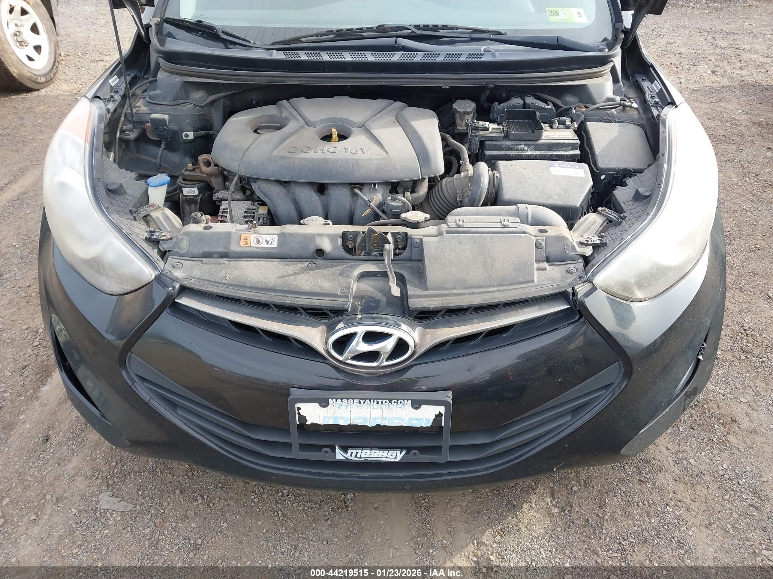 HYUNDAI ELANTRA image 6