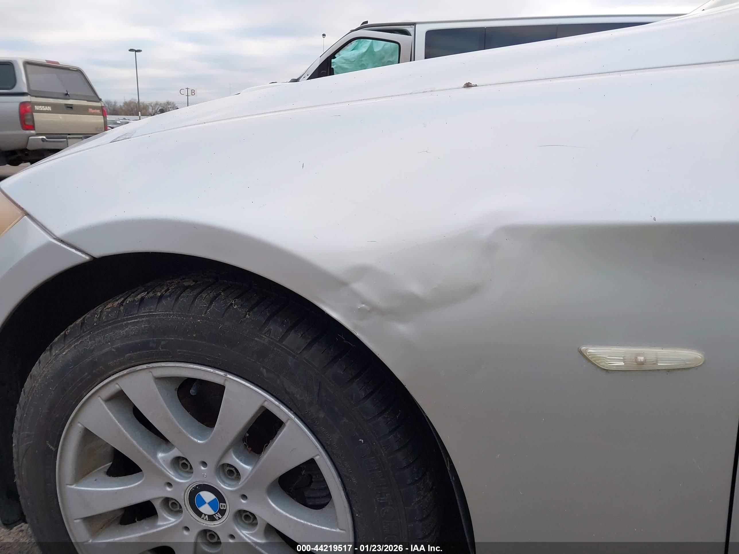 BMW 328XI image 6