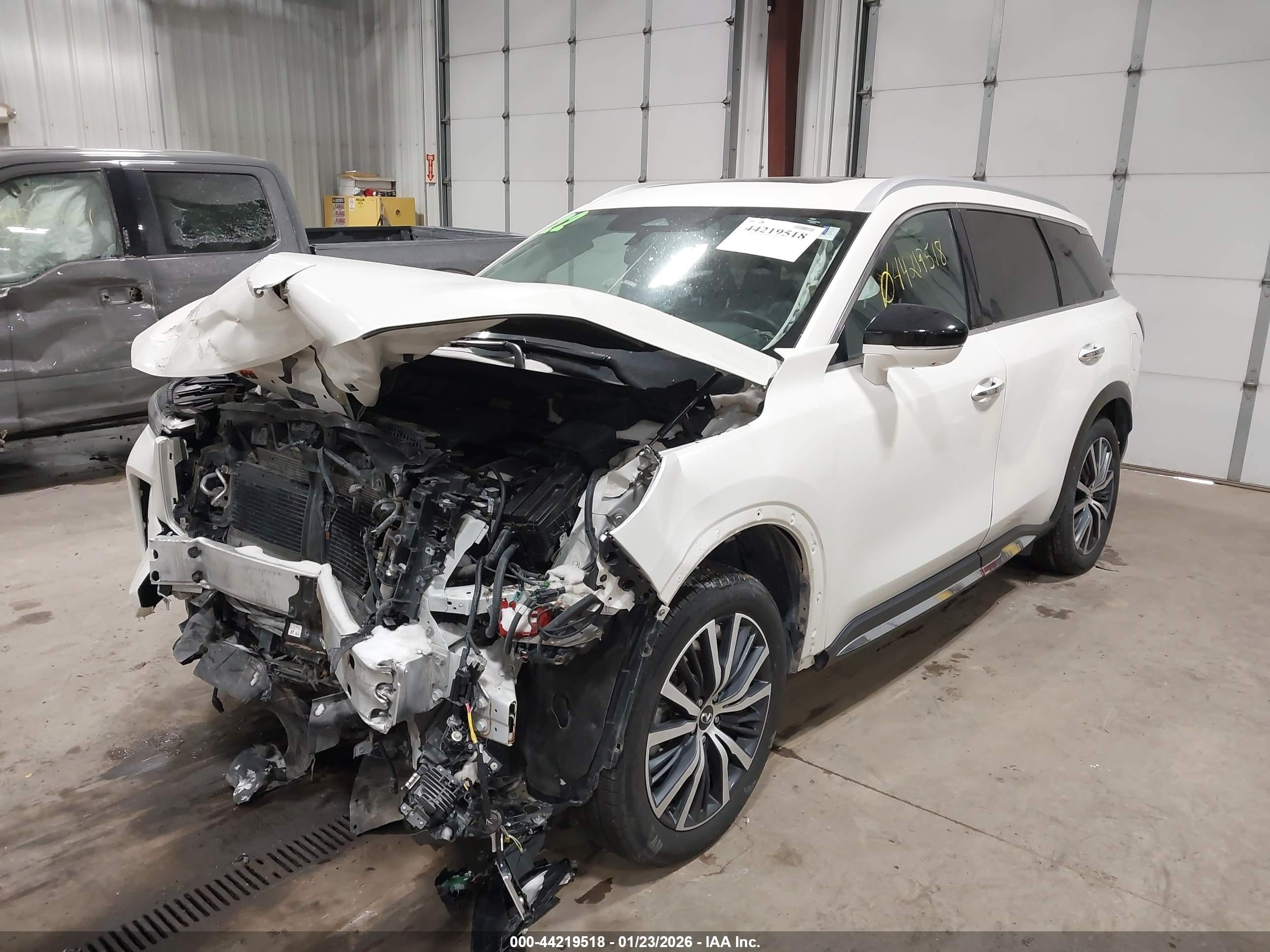 INFINITI QX60 image 2