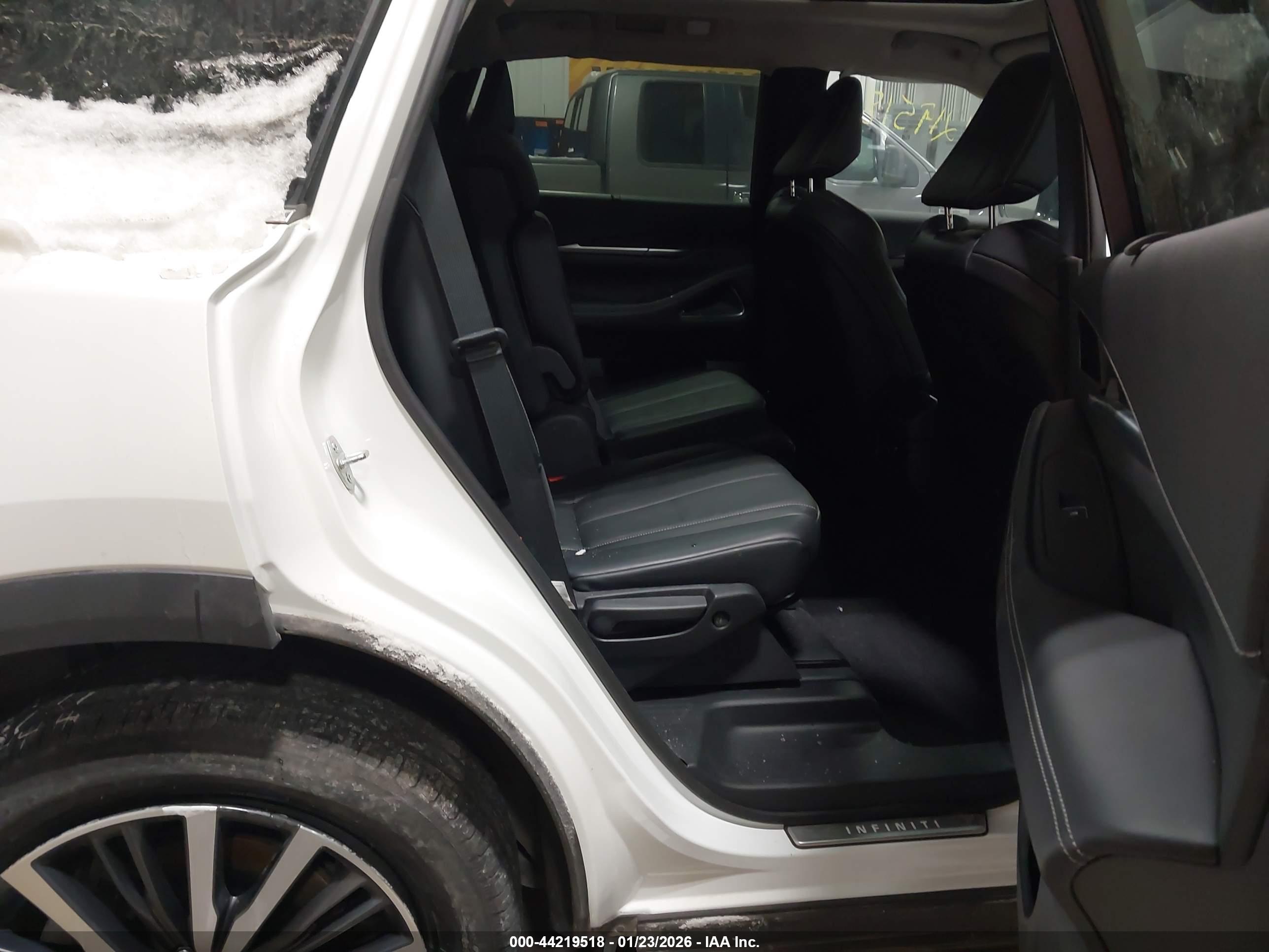 INFINITI QX60 image 8