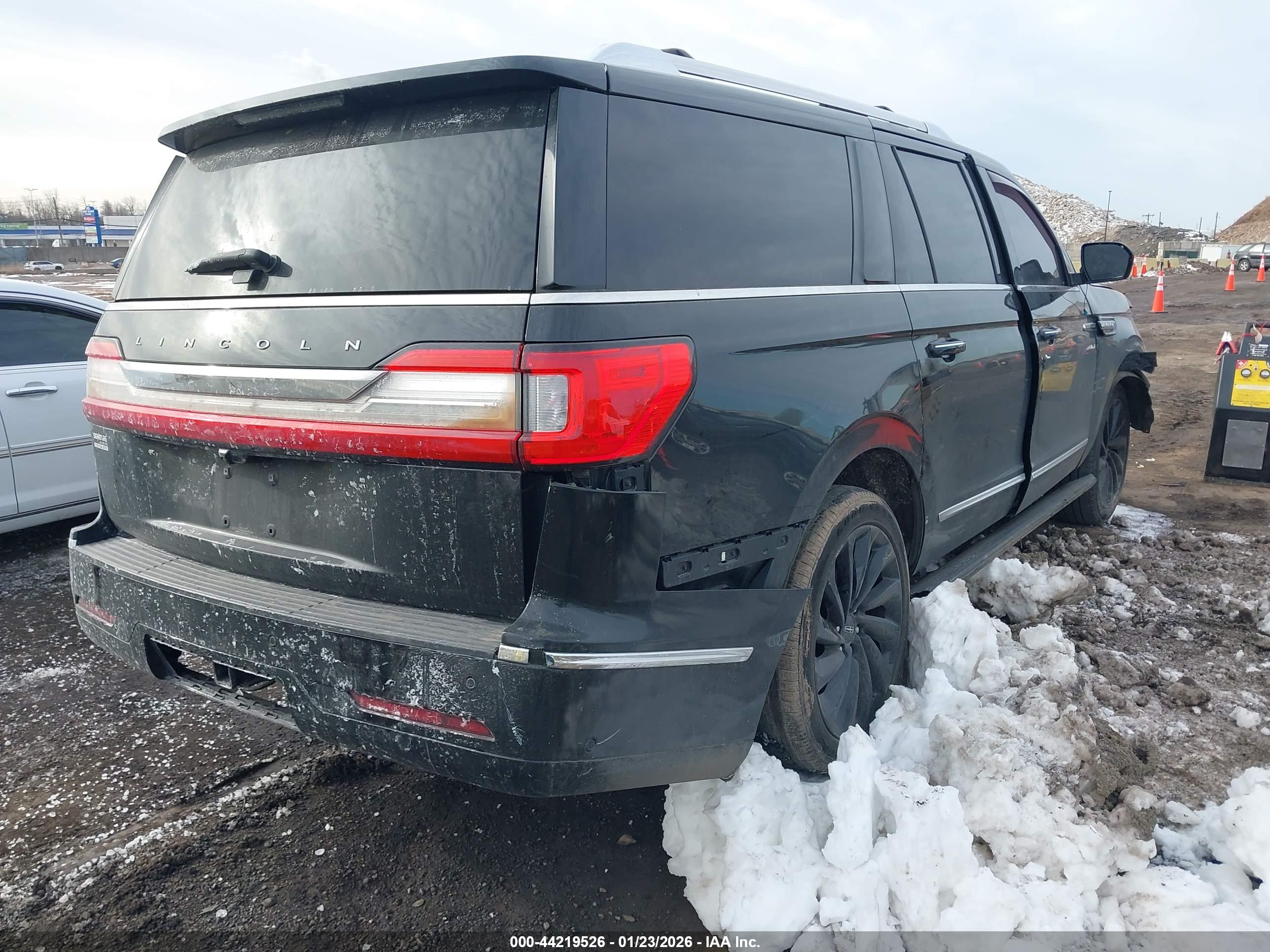 LINCOLN NAVIGATOR image 4