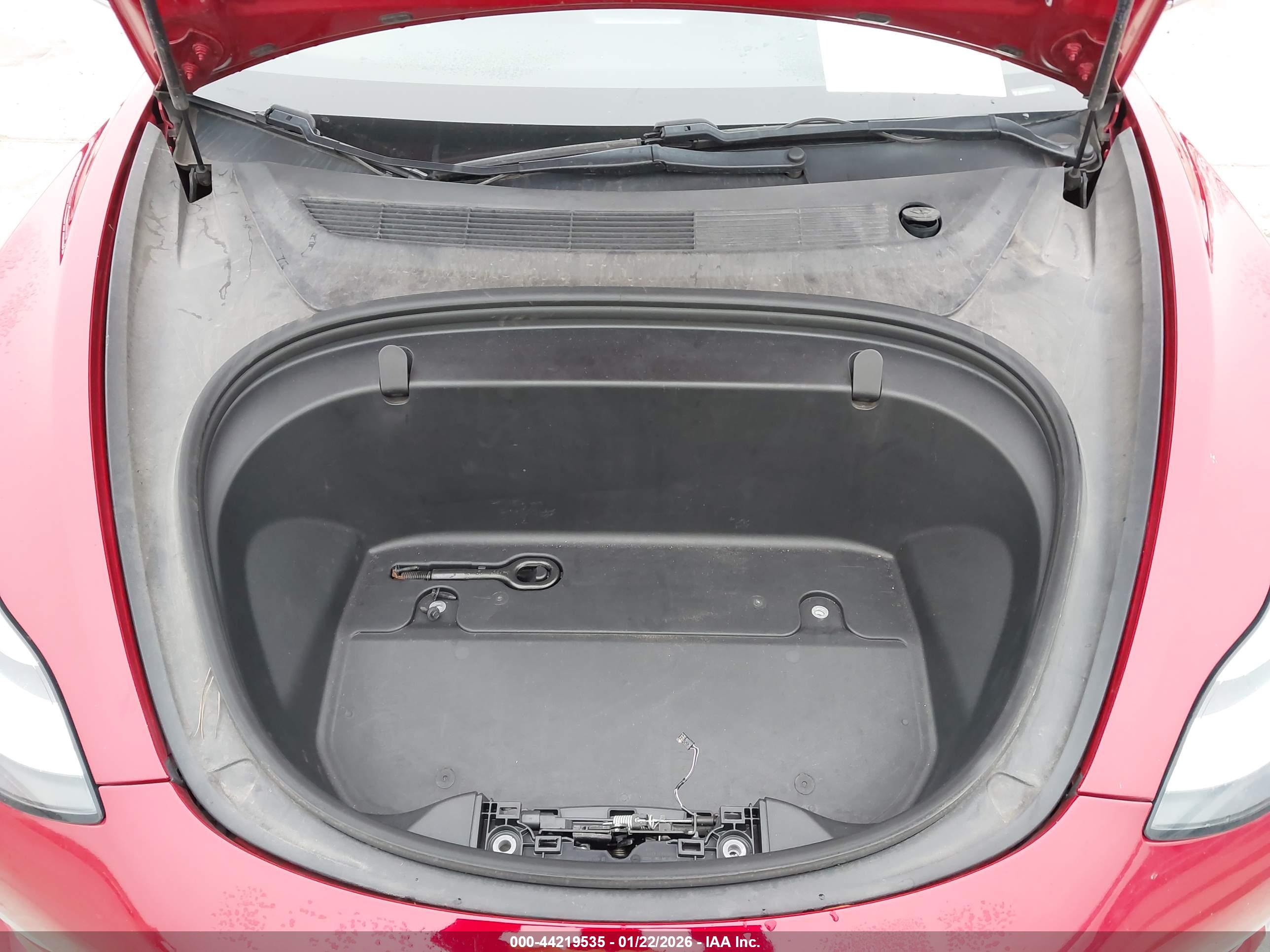 TESLA MODEL image 10