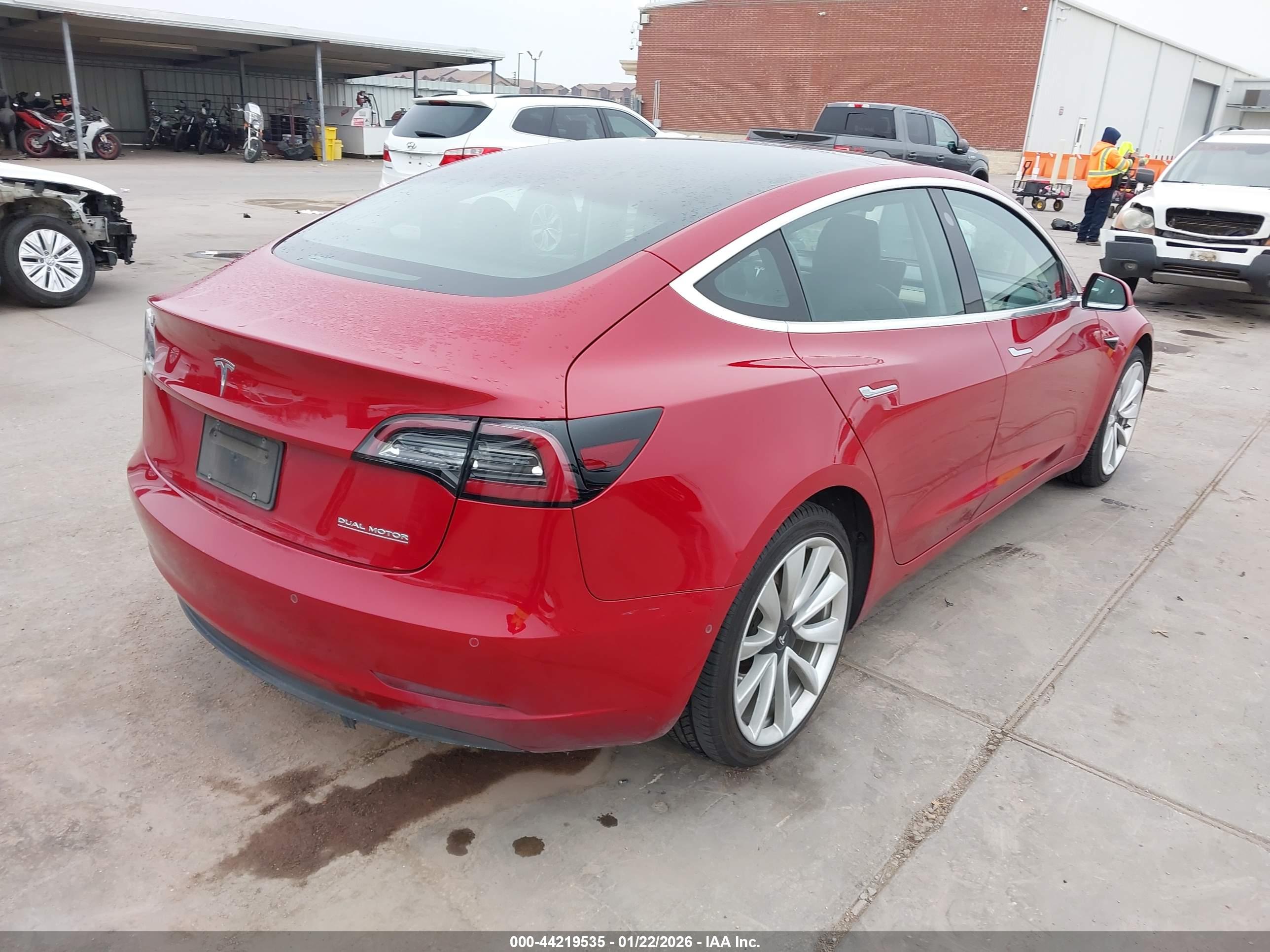 TESLA MODEL image 4