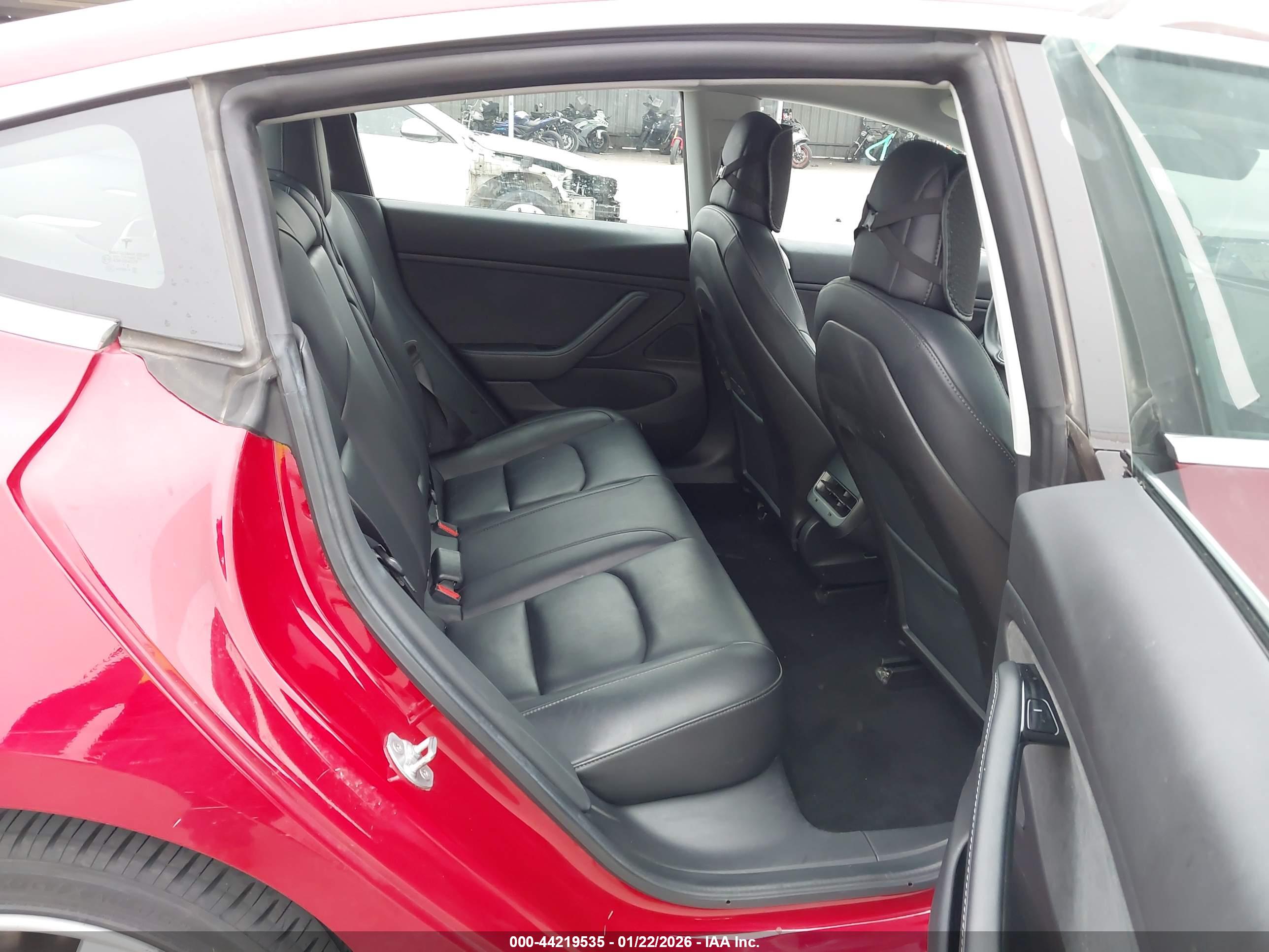 TESLA MODEL image 8
