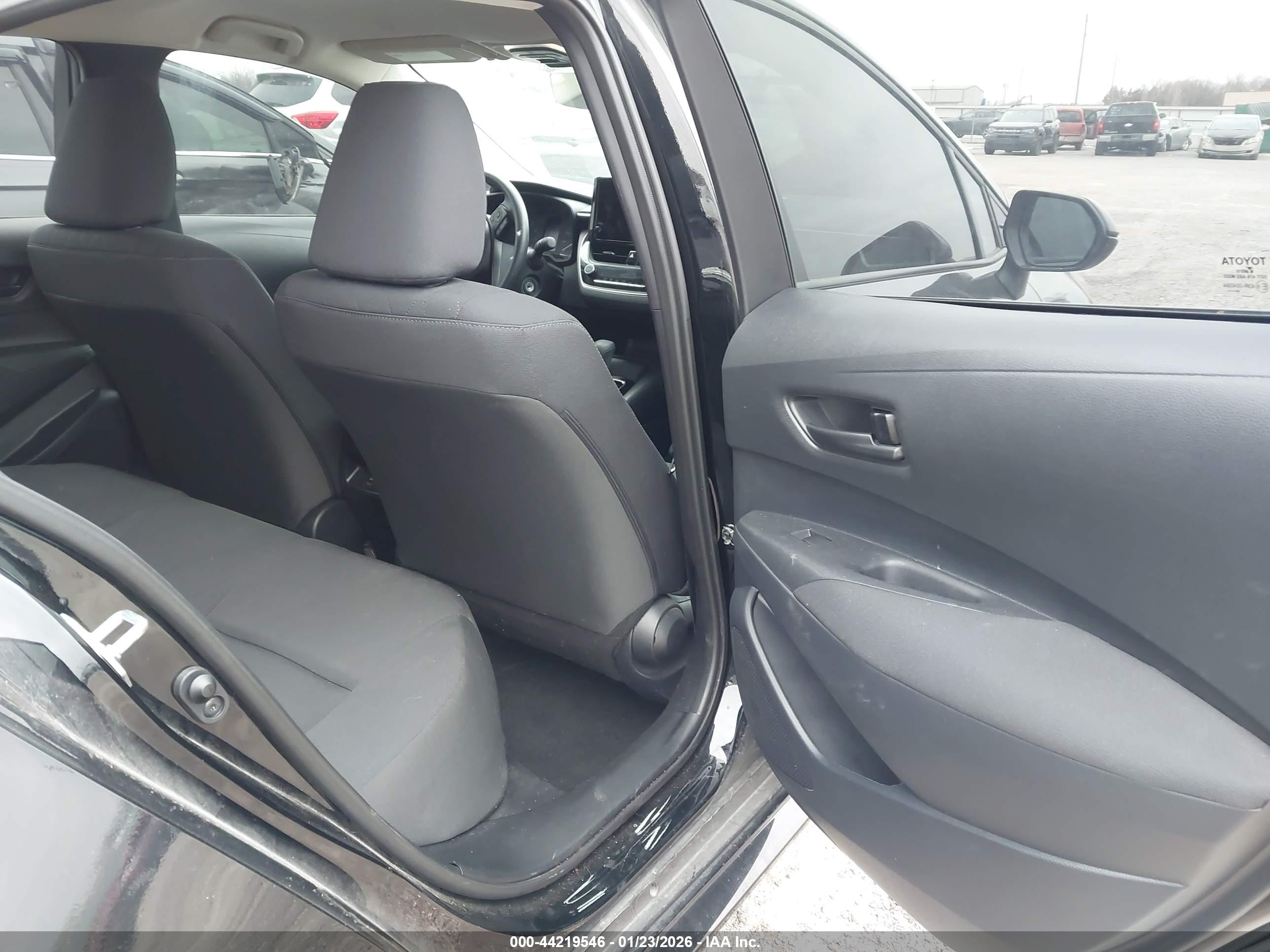 TOYOTA COROLLA image 8